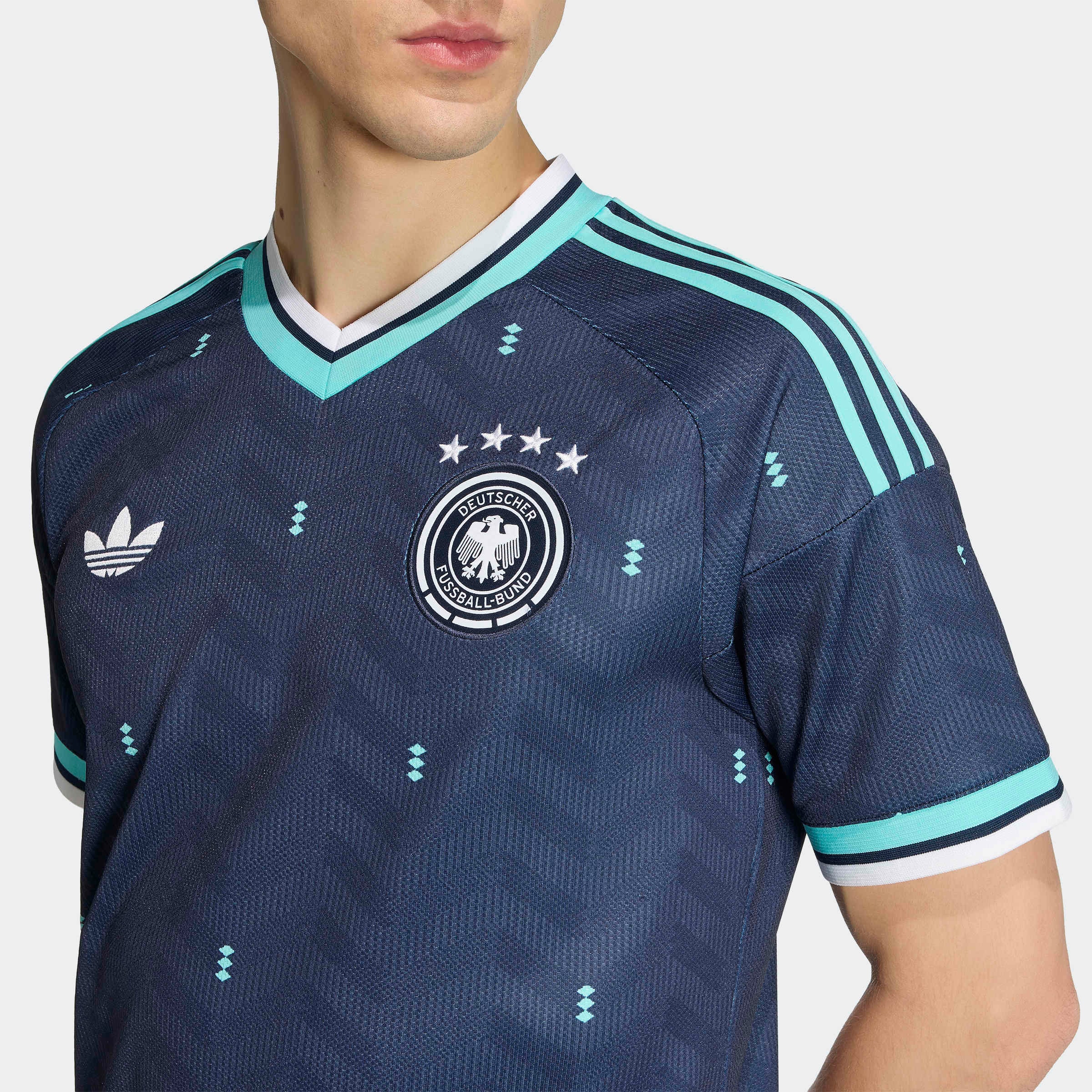 adidas Performance Maillot de foot »DEUTSCHLAND 26 AUSWÄRTSTRIKOT« avec technologie Climacool®, col en V, ceinture côtelée