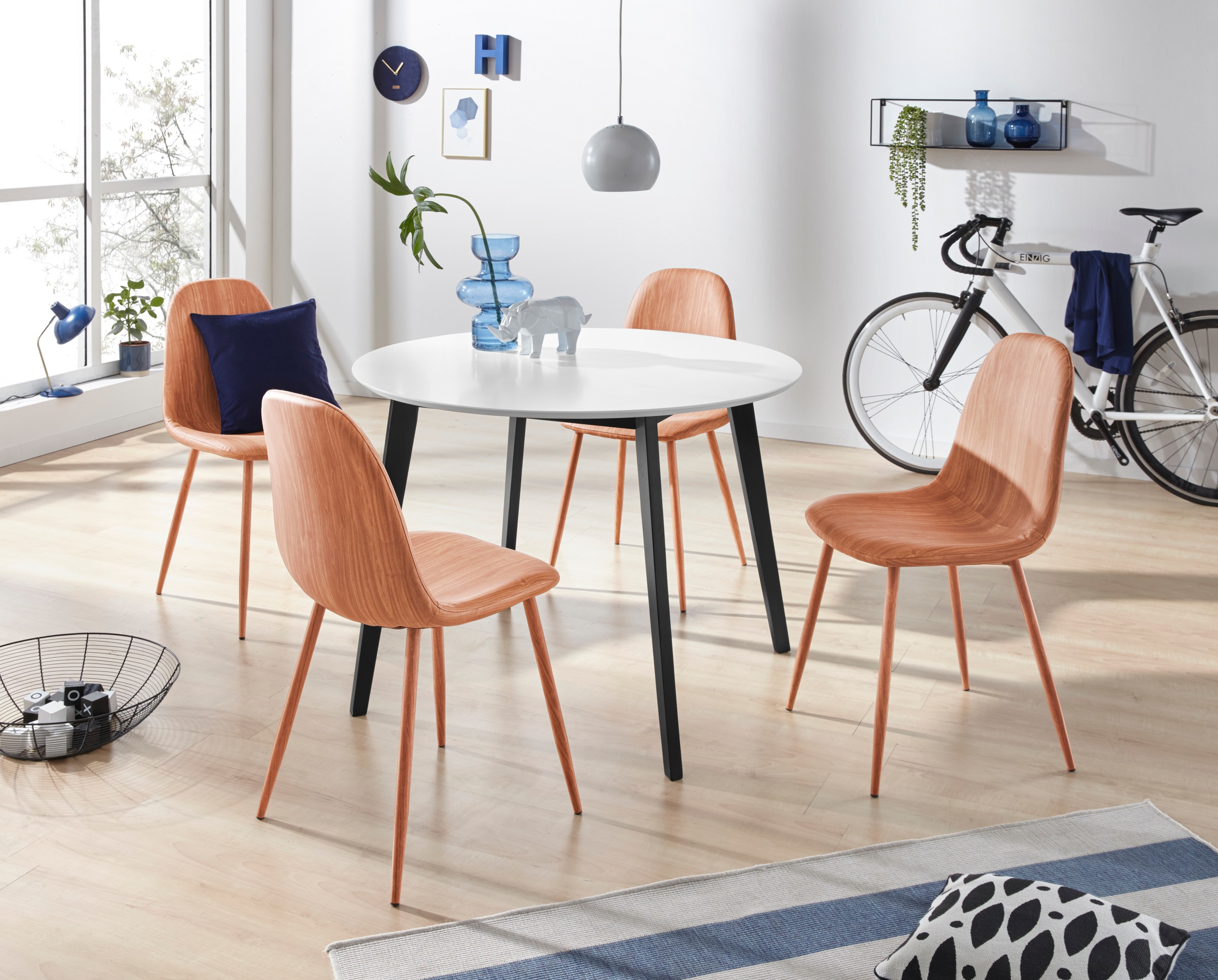 GOODproduct Esszimmerstuhl »Blackburn« () aus Kunstleder und Metallbeinen, in 2 Farbvarianten, Sitzhöhe 49 cm