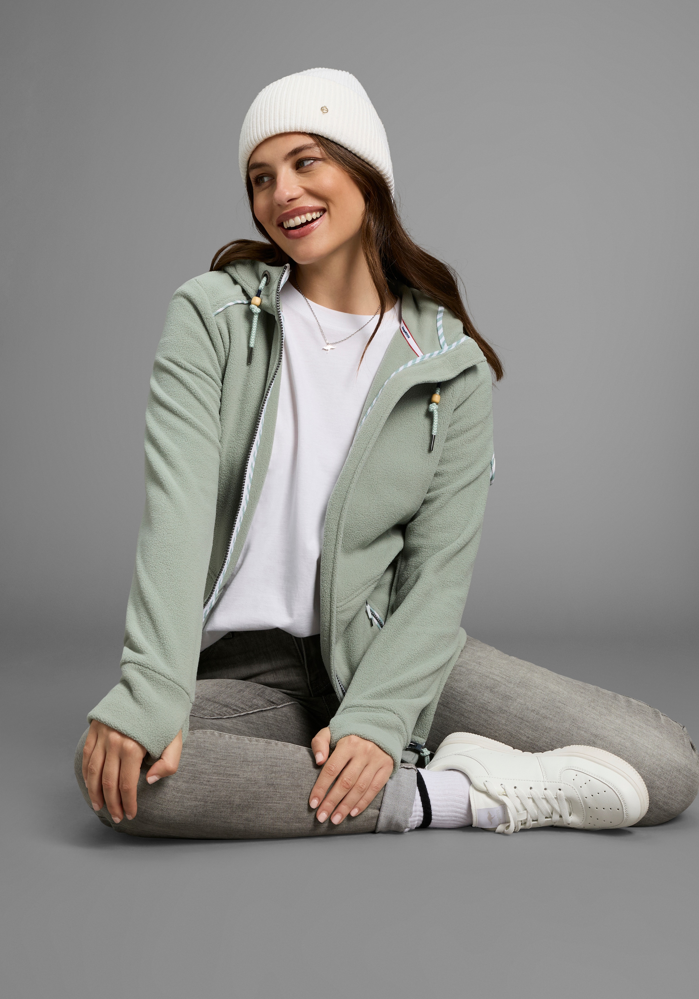 KangaROOS Veste polaire mit Kapuze figurbetonte Passform,  mit Kapuze und Kordelzug, Übergangsjacke