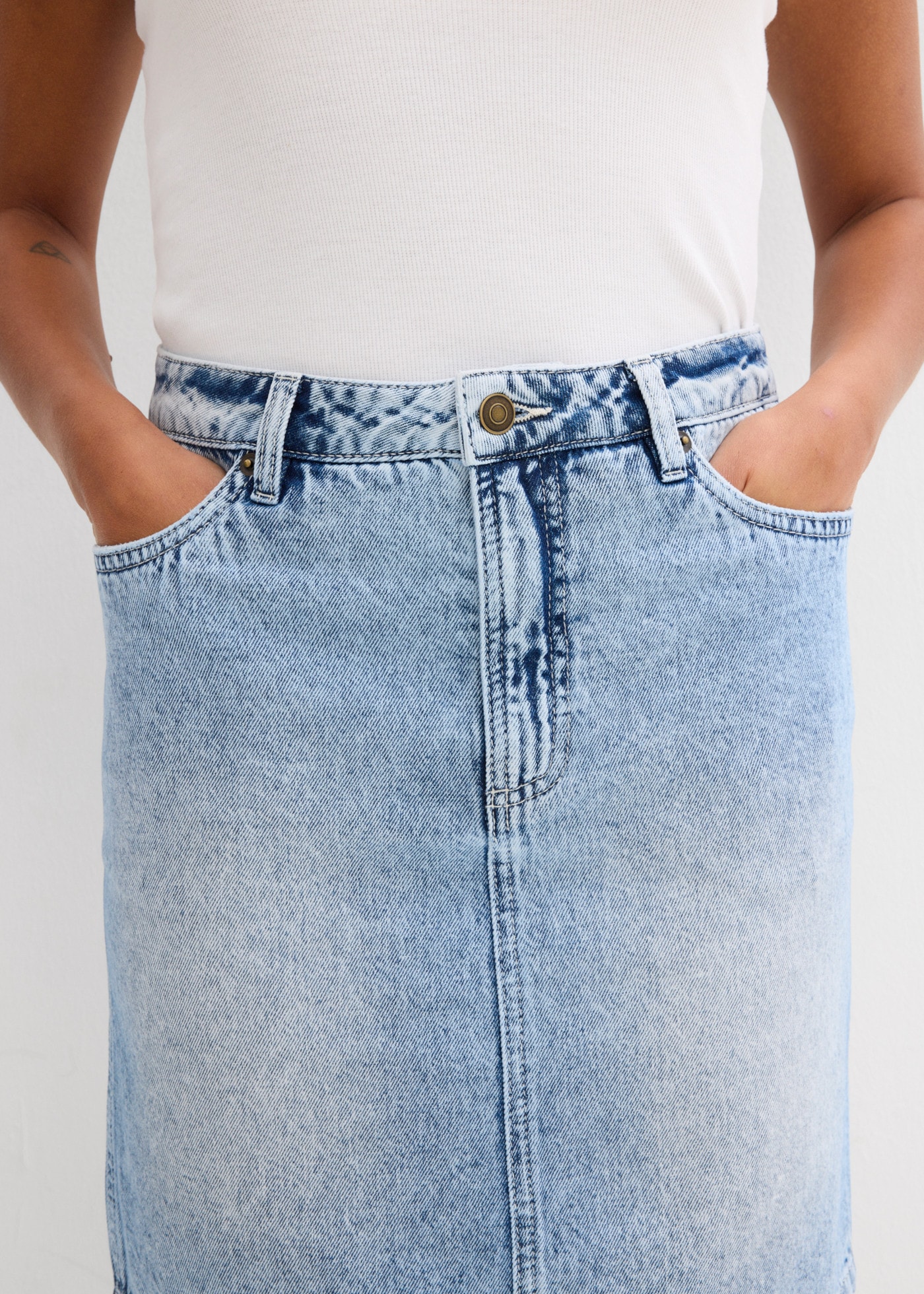 bonprix Jupe en jean regular fit, mit hinterem Schlitz, aus Baumwolle