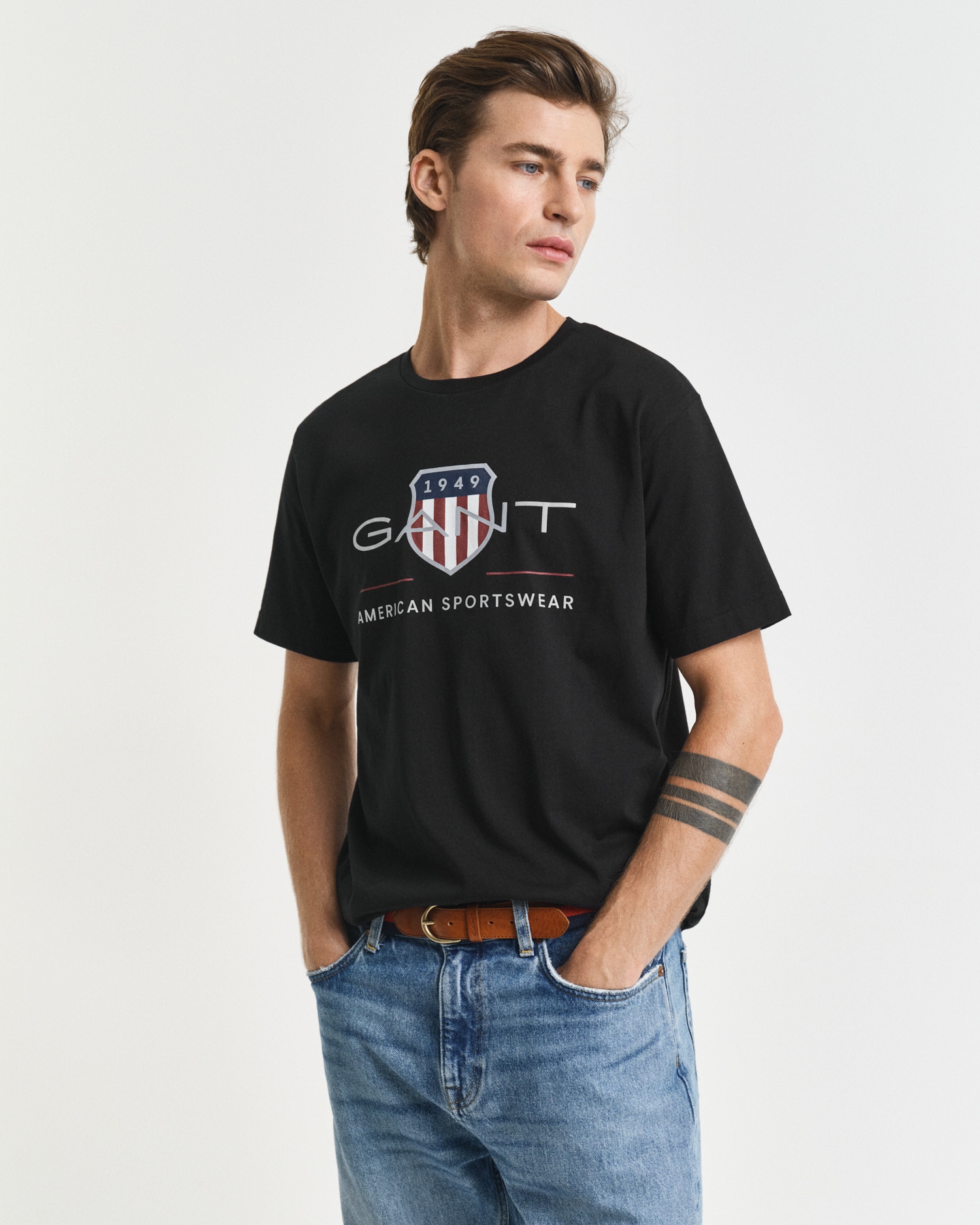 Gant T-shirt »REG ARCHIVE SHIELD SS T-SHIRT« avec impression logo sur la poitrine