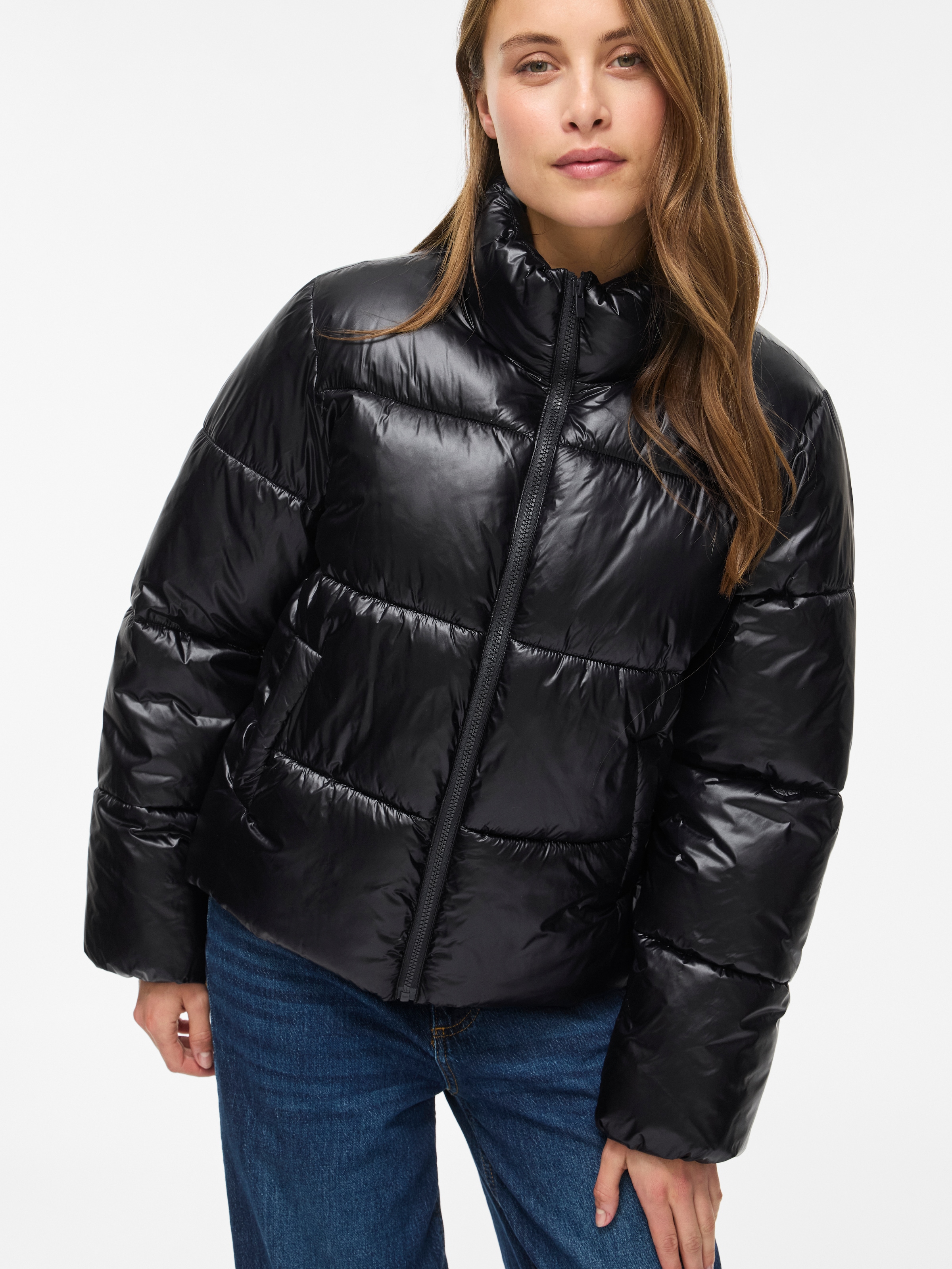 Vila Veste matelassée »VILYCHEE L/S SHORT PUFFER/TB« fibre synthétique, col montant élevé