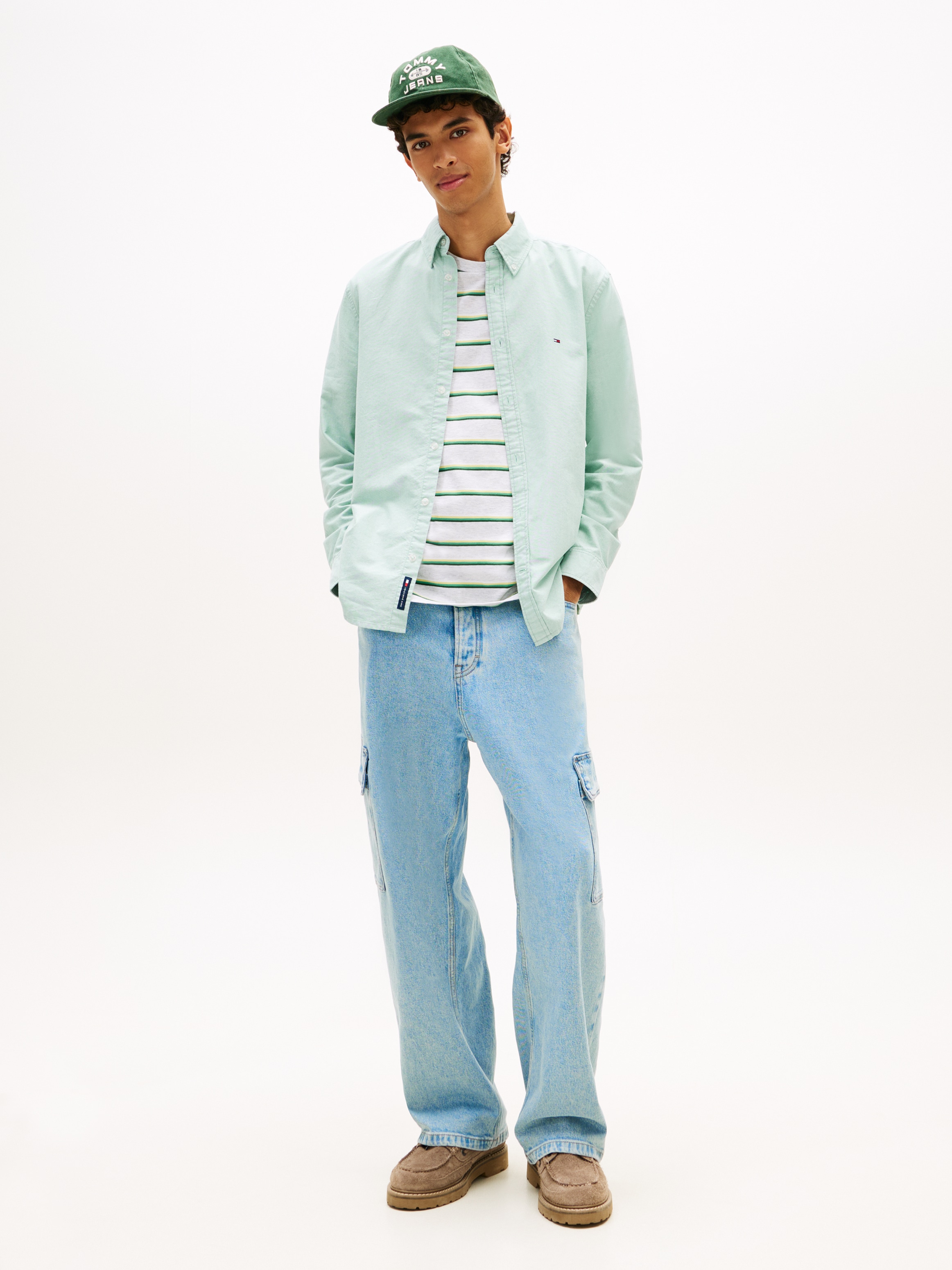 Tommy Jeans Langarmhemd »TJM REGULAR OXFORD« mit Rundhalsausschnitt, Button-down-Kragen