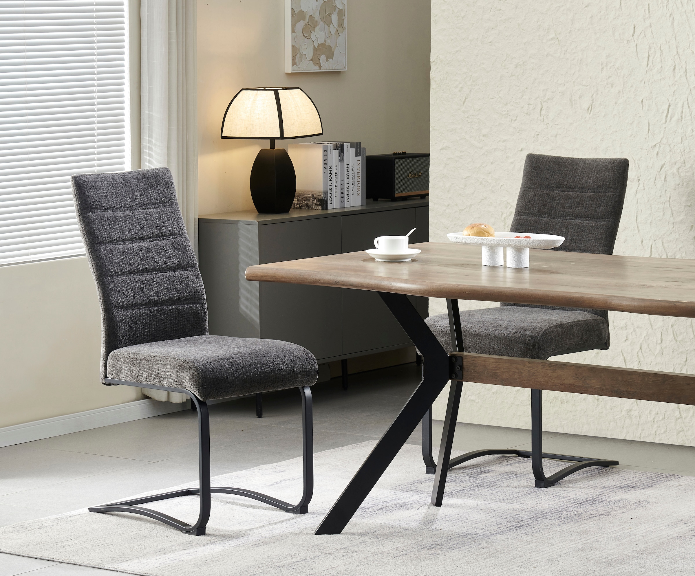 Home affaire Esszimmerstuhl »PICTOU, 2er Set, mit Metallgestell in matt schwarz« (Set) 2 Stk.in verschiedenen Farben, Belsatbarkeit pro Stuhl 120 kg, mit Armlehne