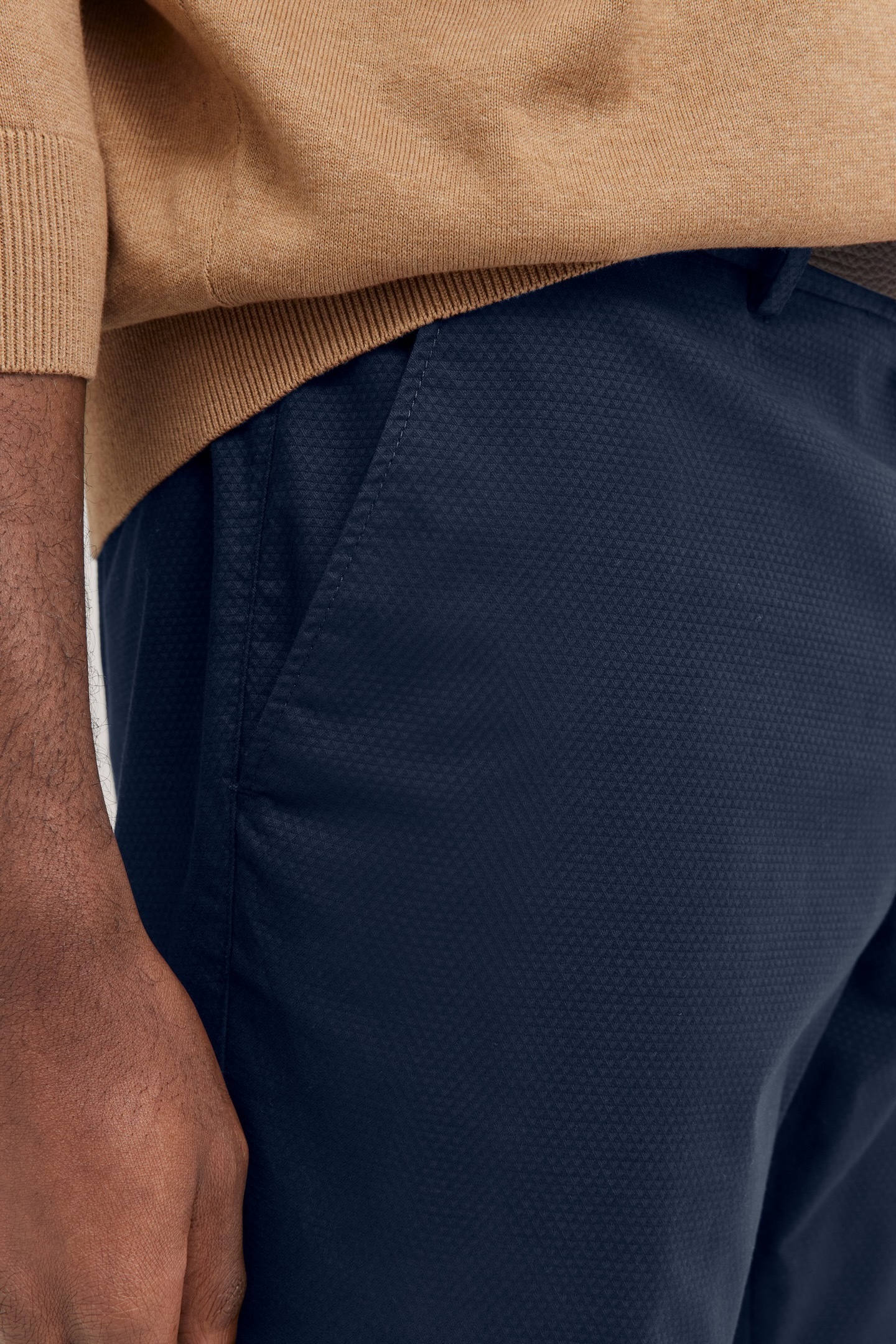 bugatti Chinos  mit praktischen Gürtelschlaufen