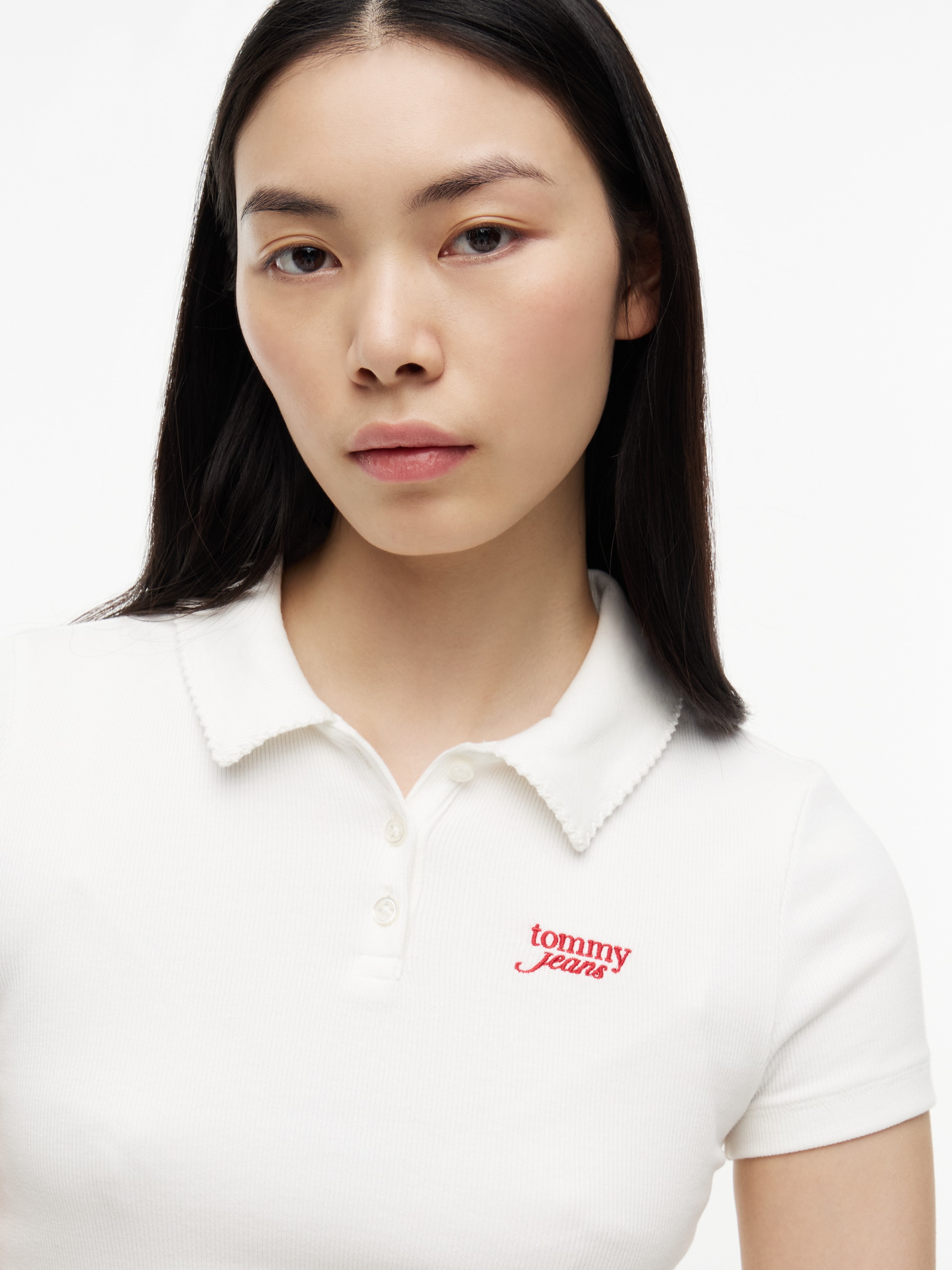 Tommy Jeans Polo »TJW SLIM RIB SCRIPT POLO« Mélange de coton, coupe slim, ajustée, en structure côtelée