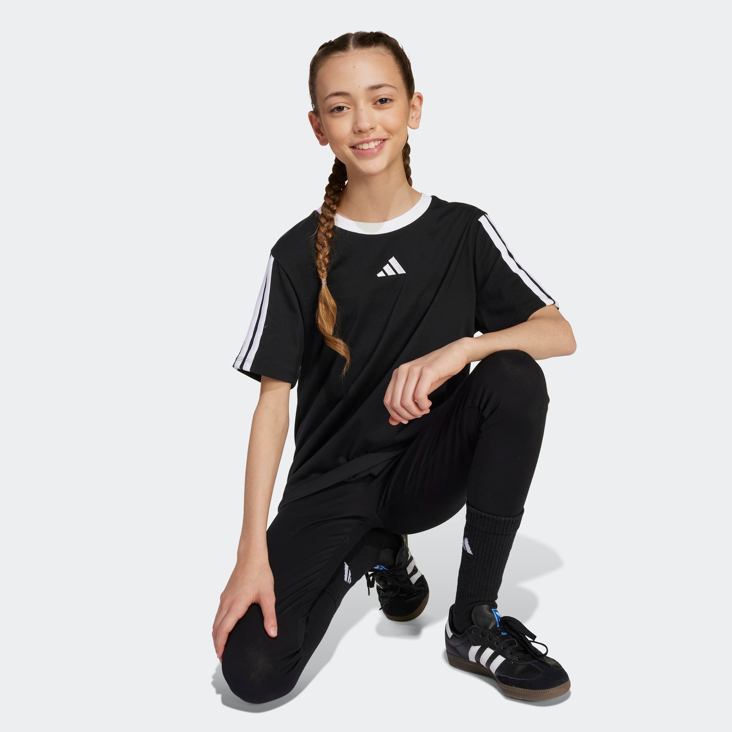 adidas Sportswear T-Shirt »ESSENTIALS KIDS« klassische Passform, 3-Streifen an den Ärmeln, aus Baumwolle