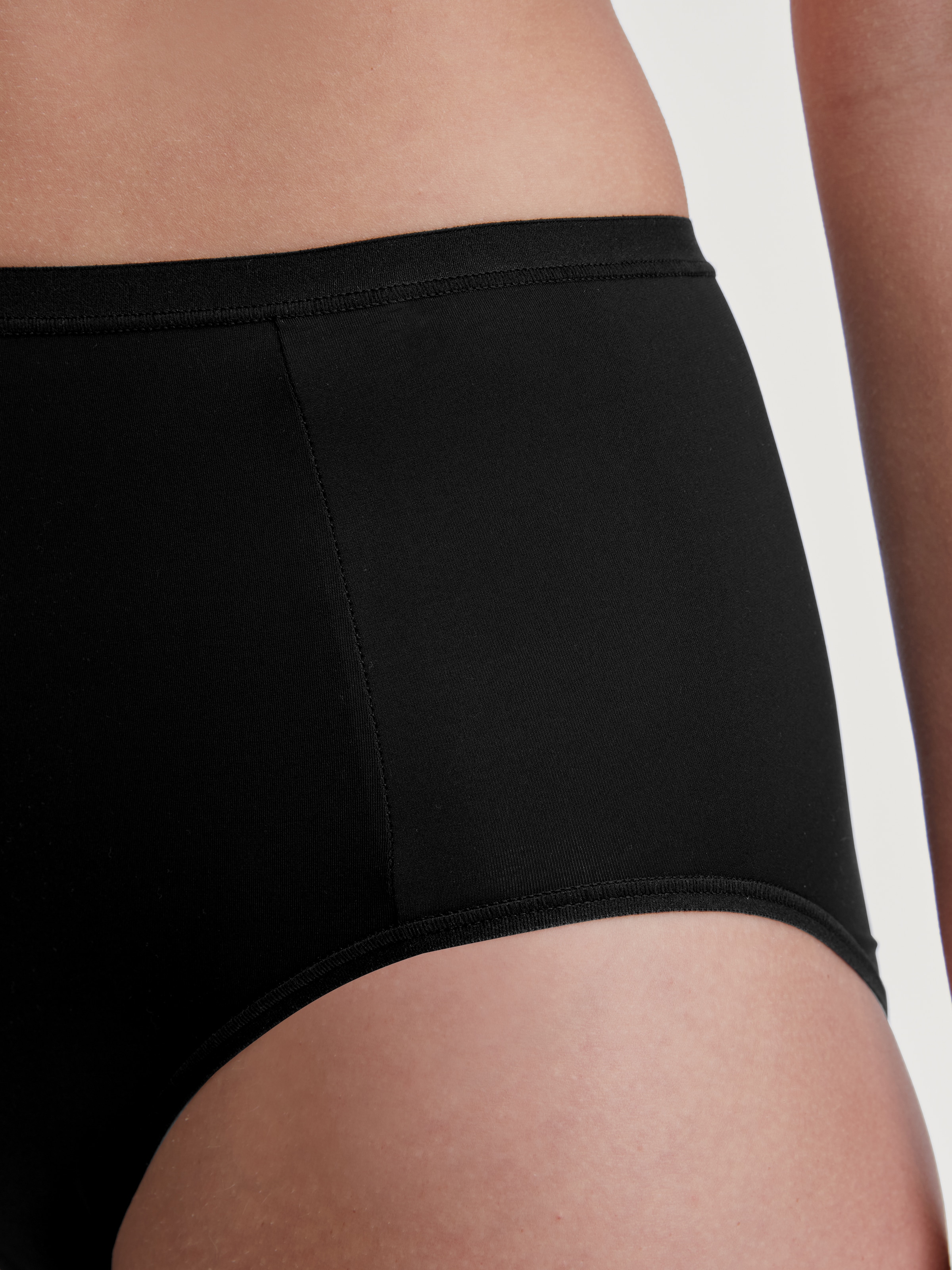 CALIDA High-Waist-Slip »Sleek Skin« elastischer Bund, hoher Schnitt, Single Jersey