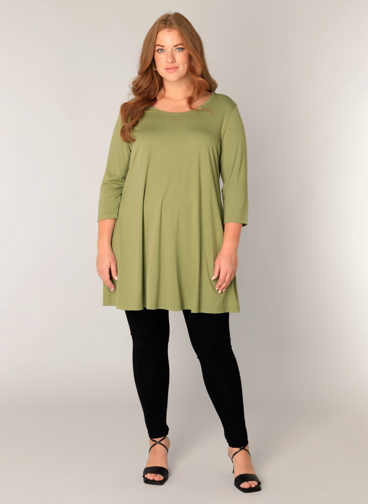 Base Level Curvy Tunikashirt »Aria« mit Rundhalsausschnitt