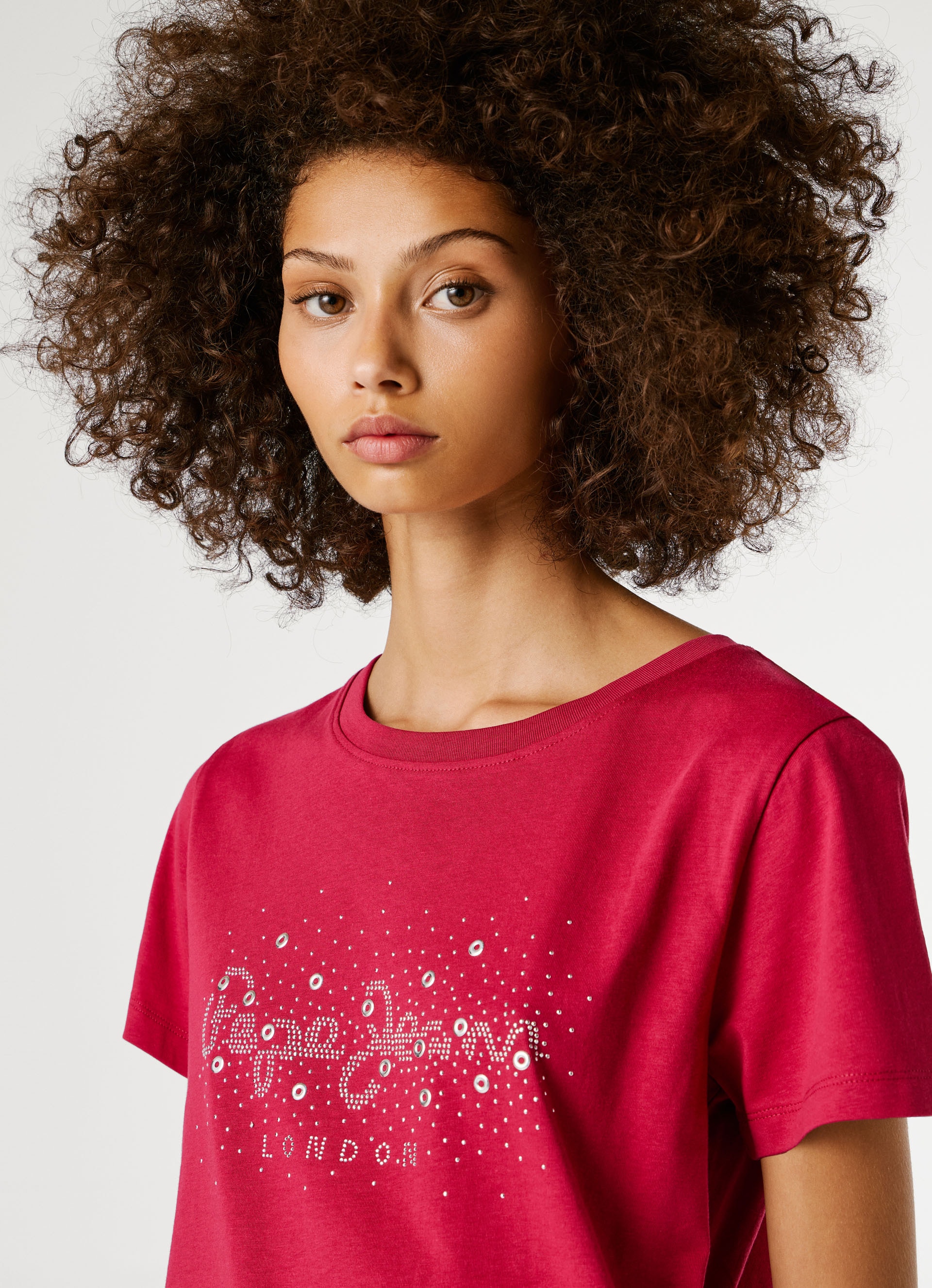Pepe Jeans T-shirt »BRADY« mit Rundhals, Nietenapplikation