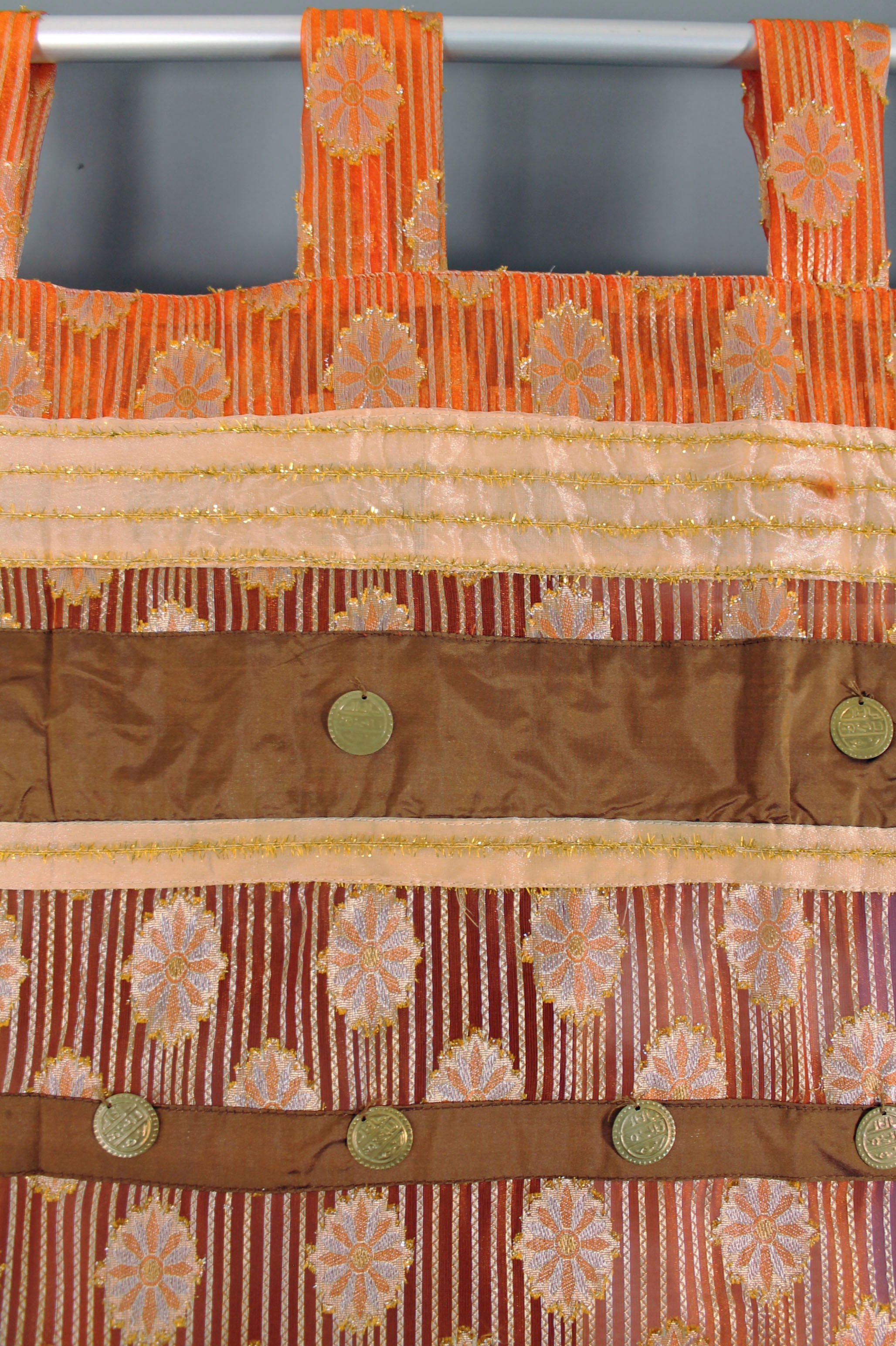 HOSSNER - ART OF HOME DECO Gardine »Arnisee« Schlaufen 1 Stk. tlg. Schlaufenschal mit Dekokante