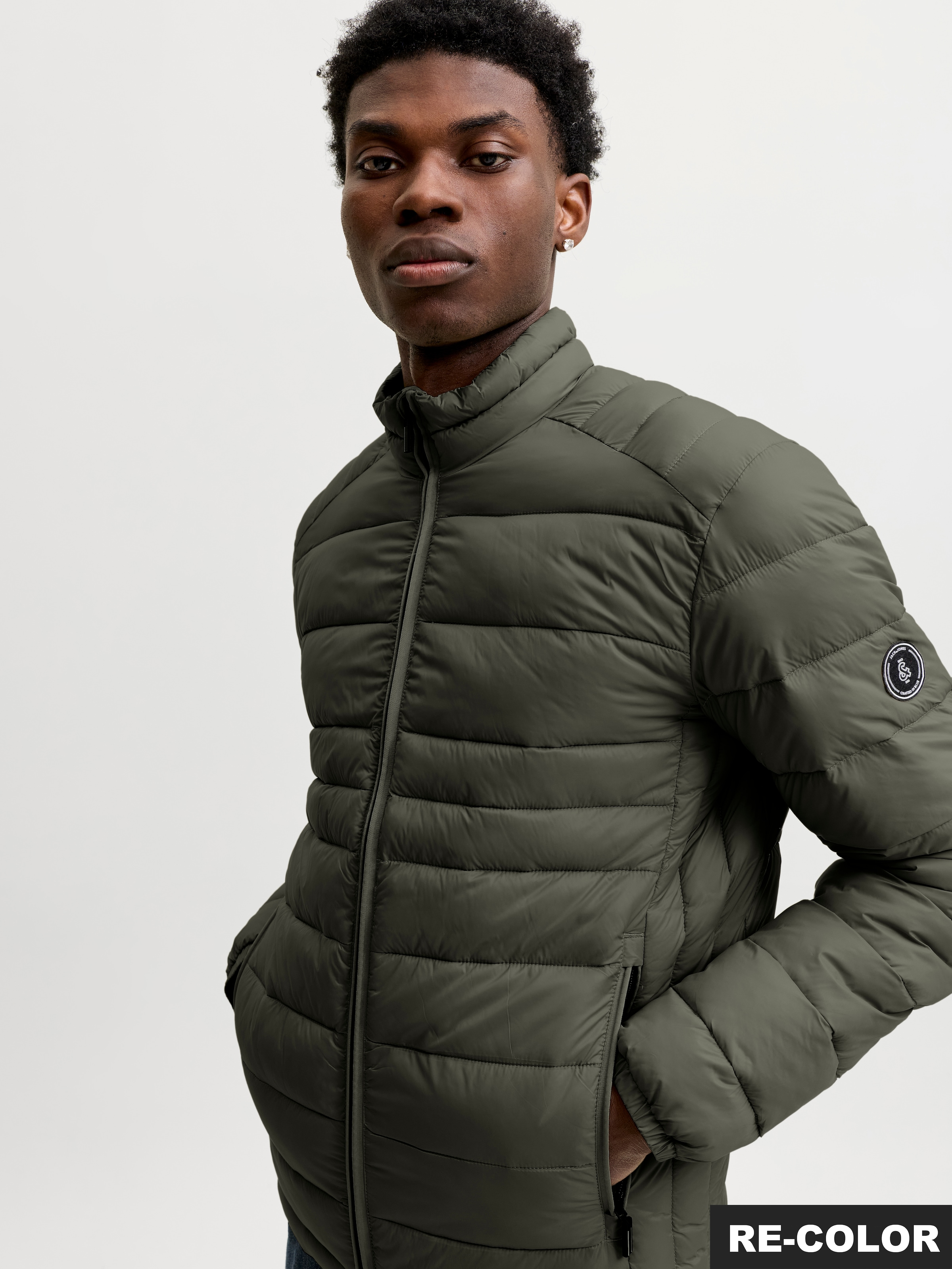 Jack & Jones Veste matelassée »JJEKINGSLEY LIGHT PUFFER COLLAR NOOS« Fibres synthétiques, avec col montant