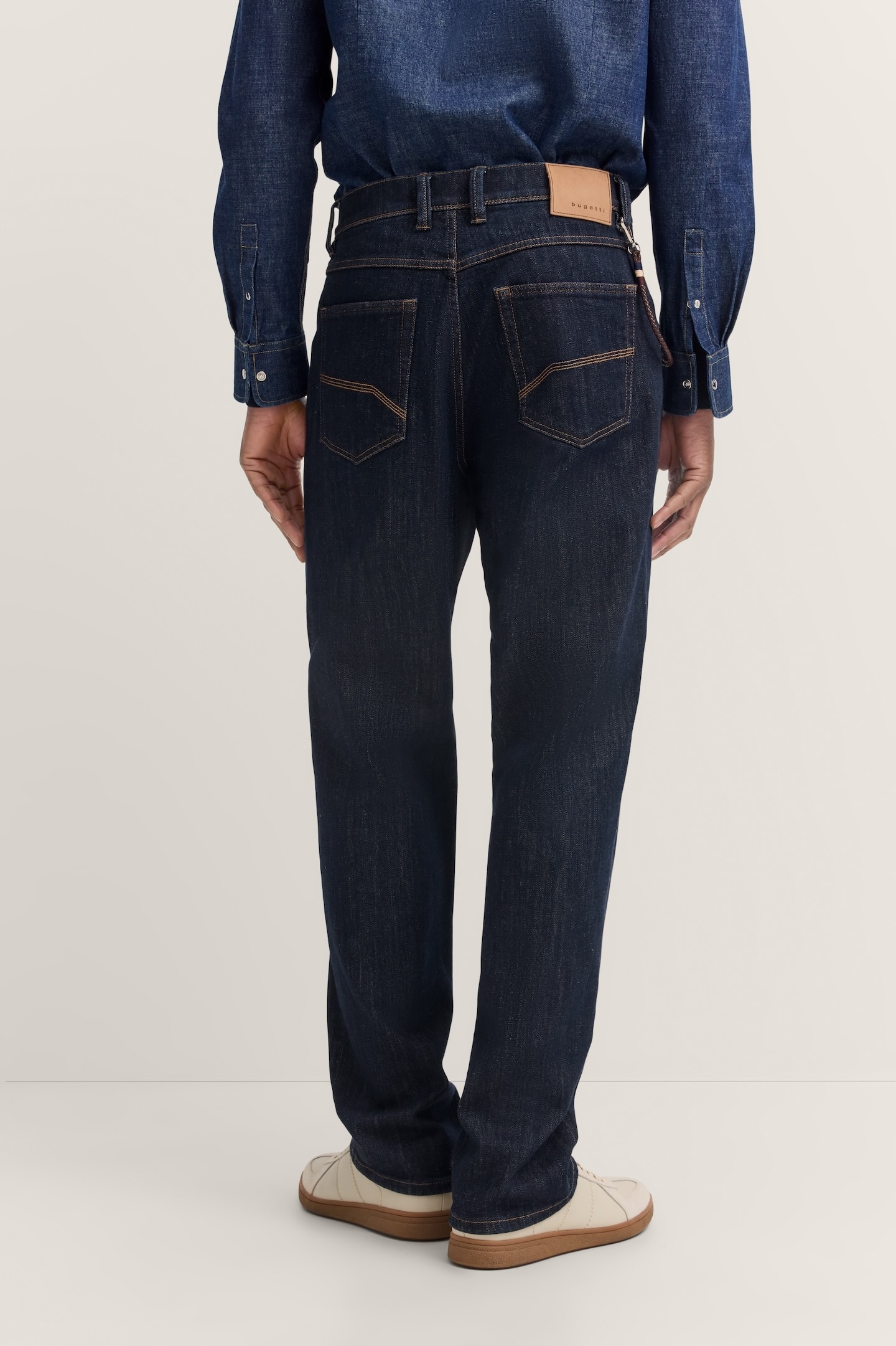 bugatti Jeans à 5 poches »Loose Fit« aus Luxury Raw Denim mit Stretch