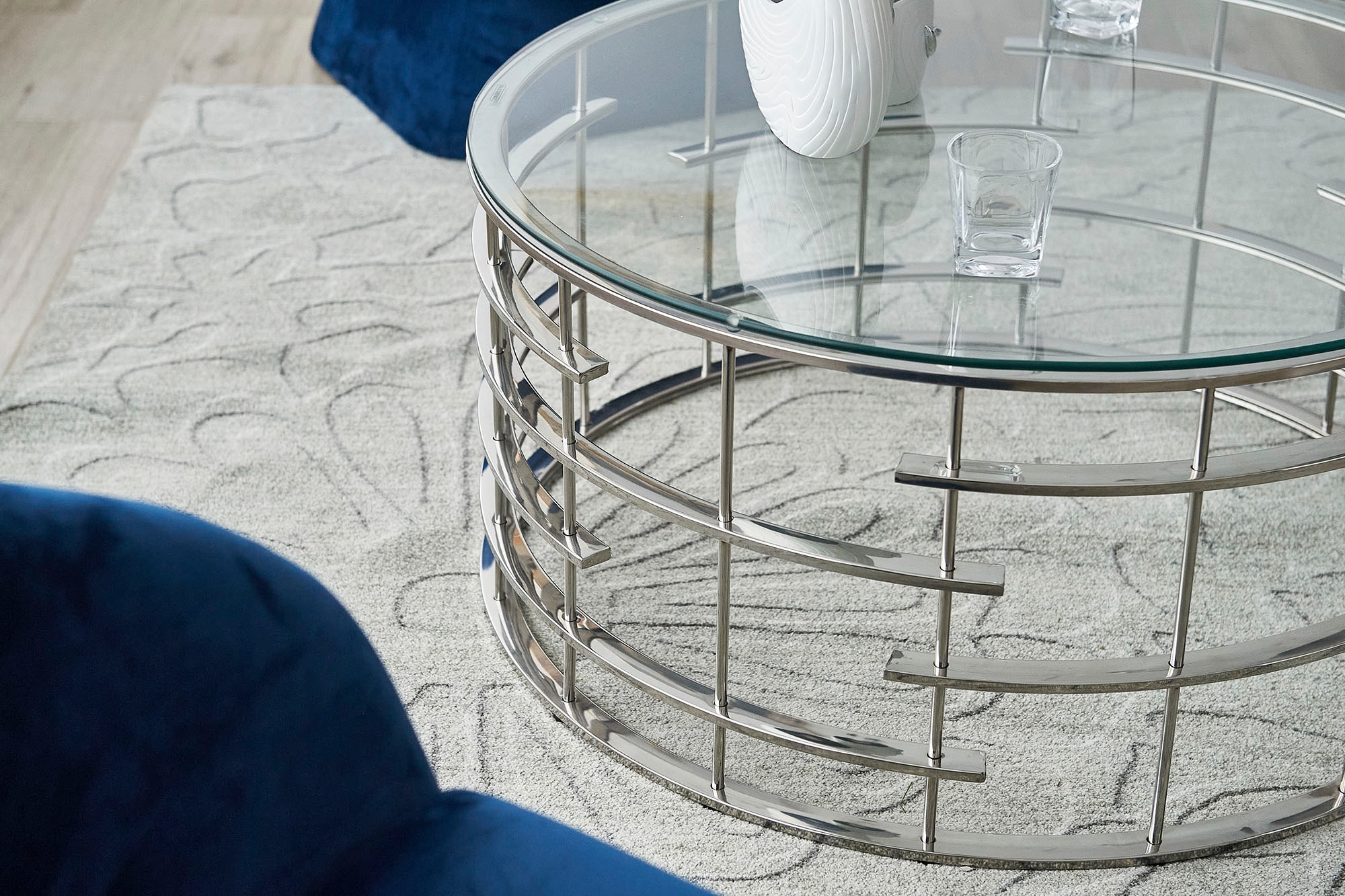 SalesFever Table basse »Glastisch: Stil und Funktionalität Wohnzimmertisch« Gestell gefertigt aus rostfreiem Edelstahl