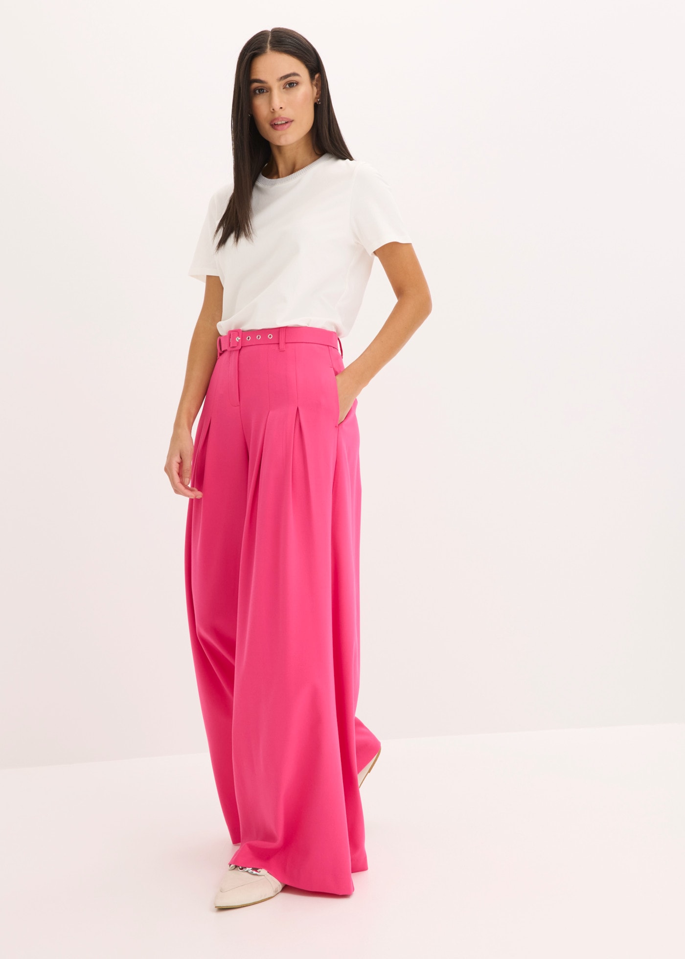 bonprix Pantalon à pinces  coupe décontractée, avec élasthanne, ceinture incluse