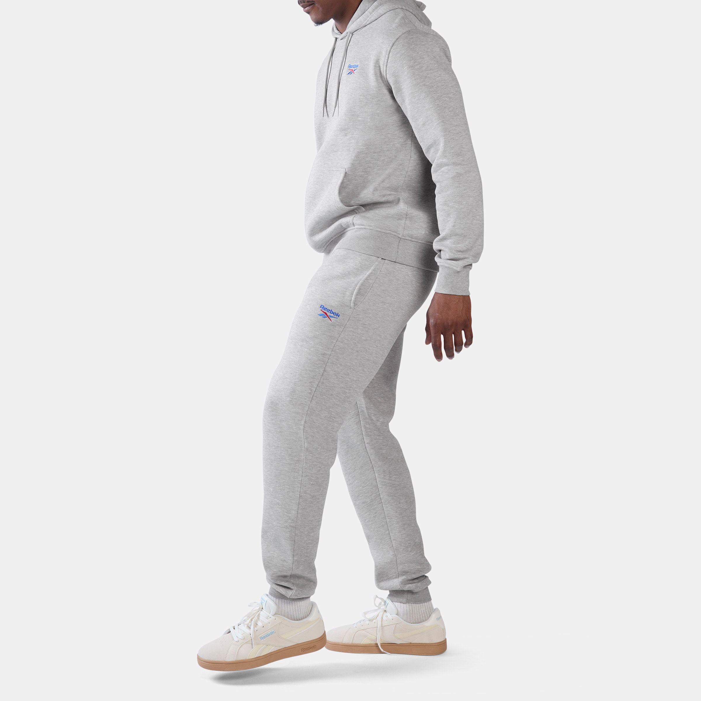 Reebok Jogginghose »ID 2-COLOUR LOGO FLEECE CUFFED JOG PANT«  mit Fleece, auch in grossen Grössen