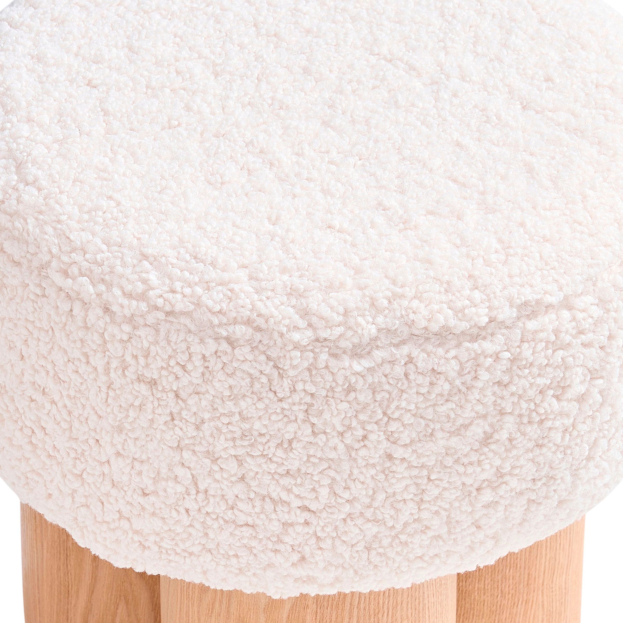 SalesFever Pouf »mit Teddyfell-Sitzfläche – Grosser Plüsch-Pouf« 1 cuis tlg. Weicher Design-Hocker für Wohnzimmer & Schlafzimmer