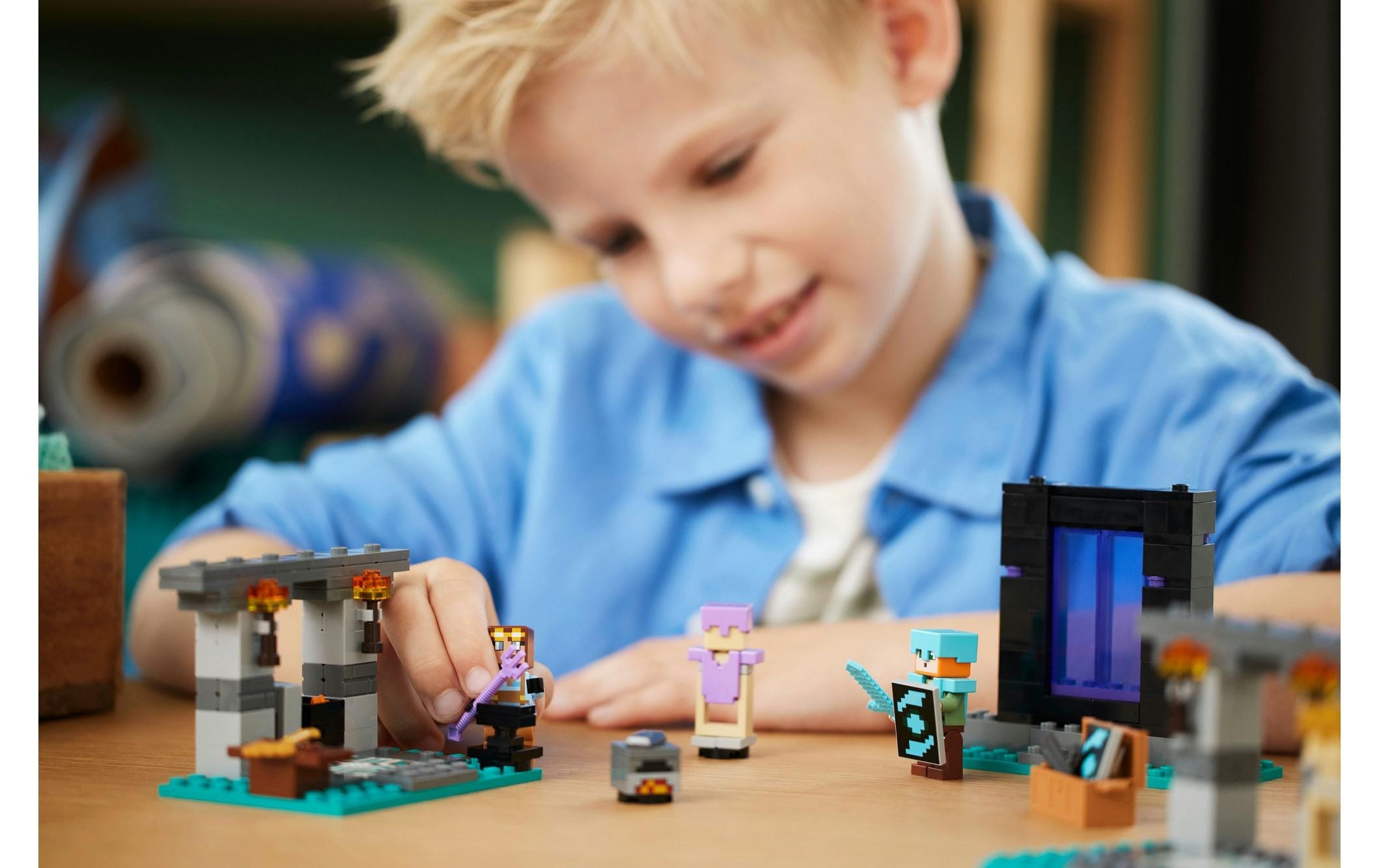 LEGO® Spielbausteine »Die Waffenkammer 21252«