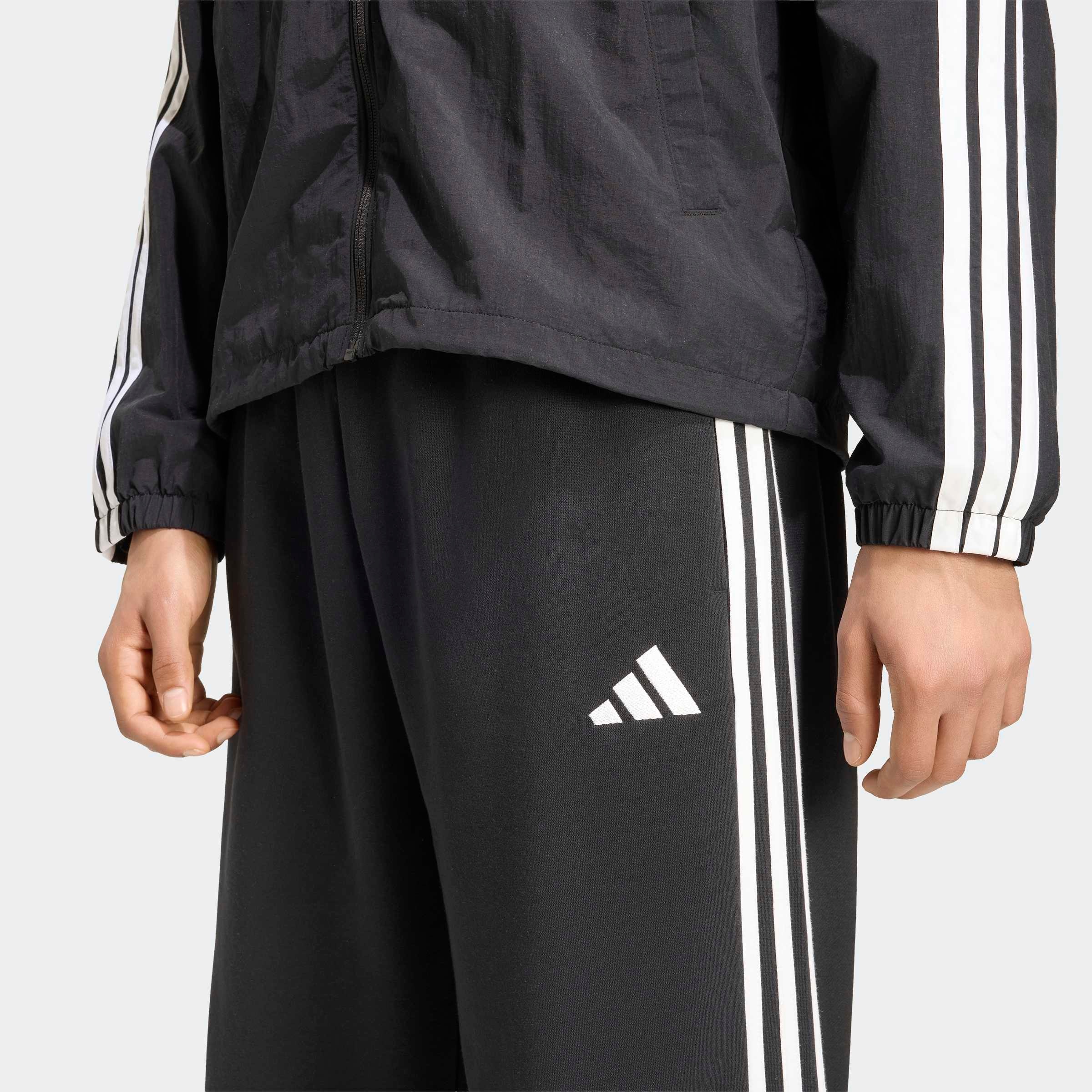 adidas Sportswear Pantalon de sport »ESSENTIALS 3-STREIFEN, OFFENER SAUM«