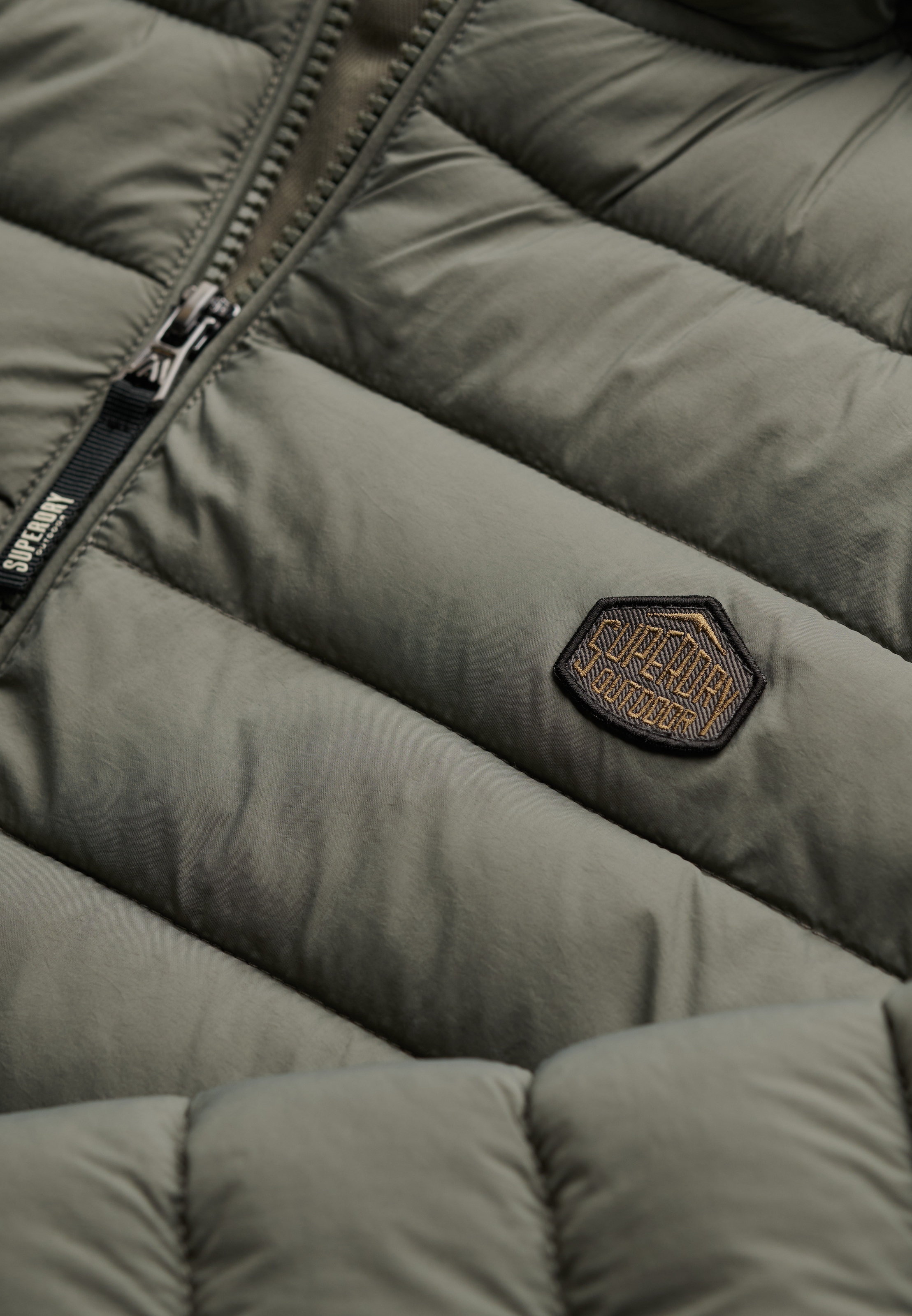 Superdry Veste matelassée »Hooded Fuji Lite Jacket« mit Kapuze slim fit Form, mit Kapuze