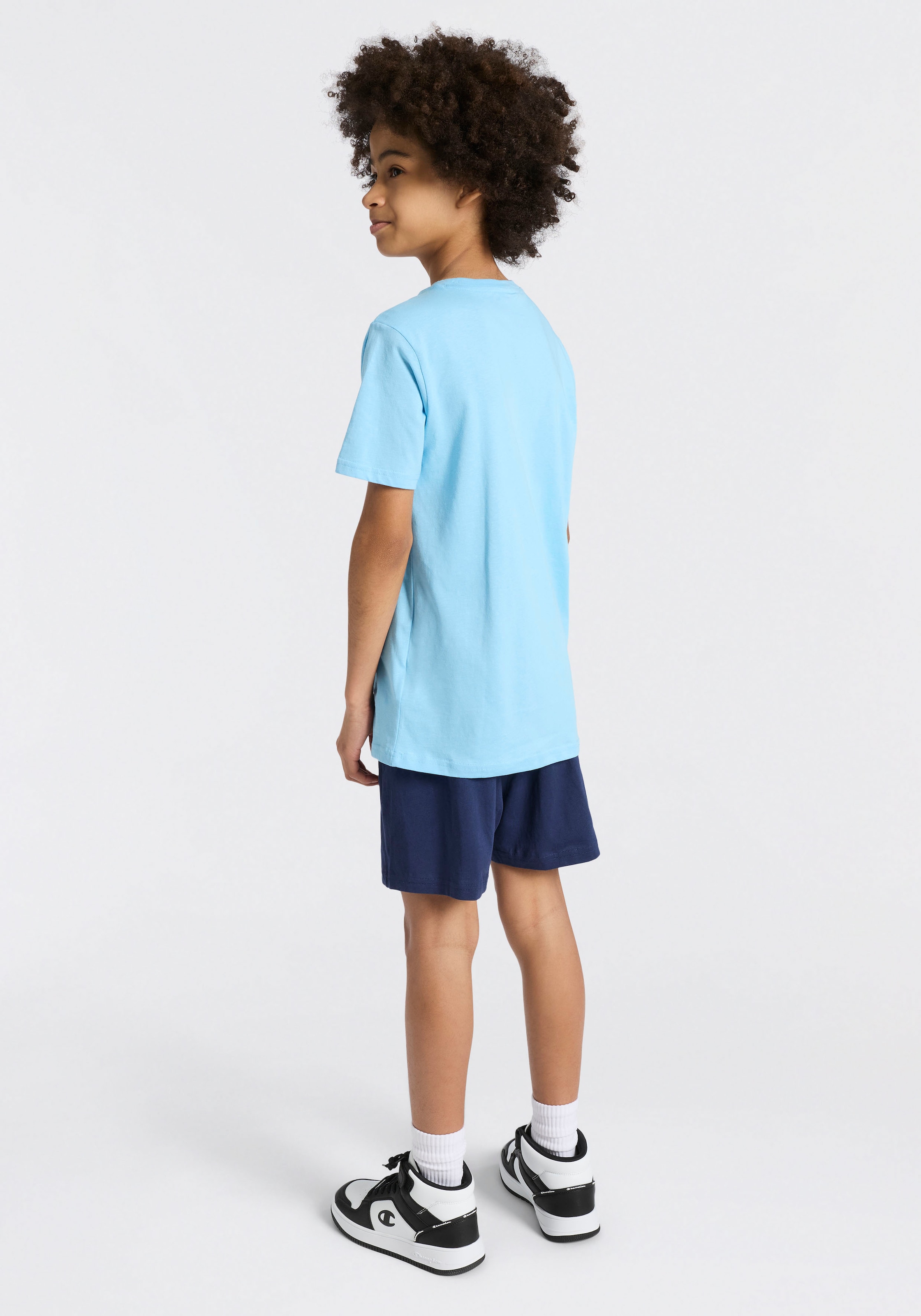 Champion T-Shirt & Shorts »Graphic T-Shirt and Shorts Set« 2 tlg. für sportliche Aktivitäten, leichtes Tragegefühl