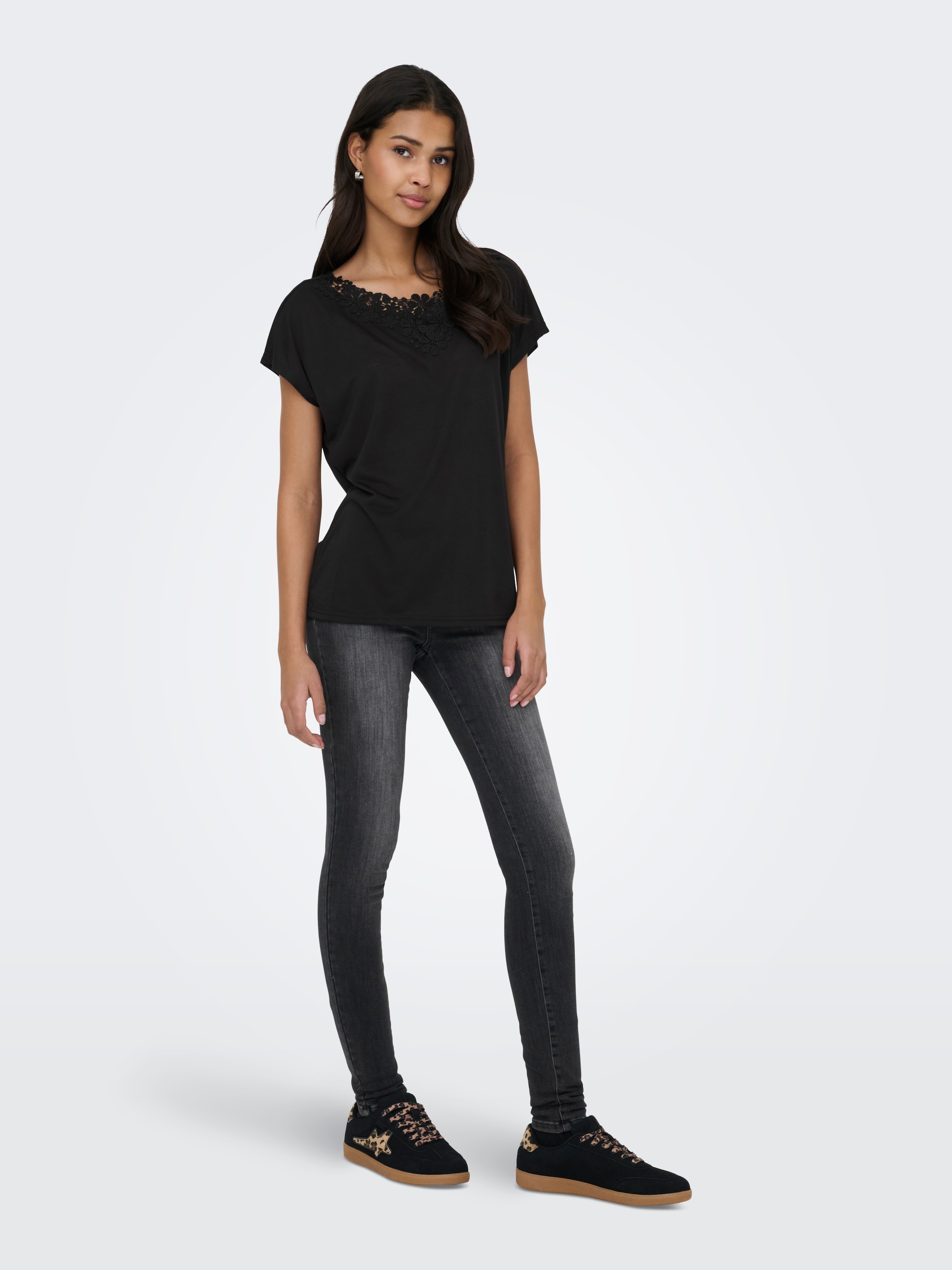 ONLY Chemise en dentelle »ONLWINNIE S/S TOP CS JRS« Polyester, regular fit