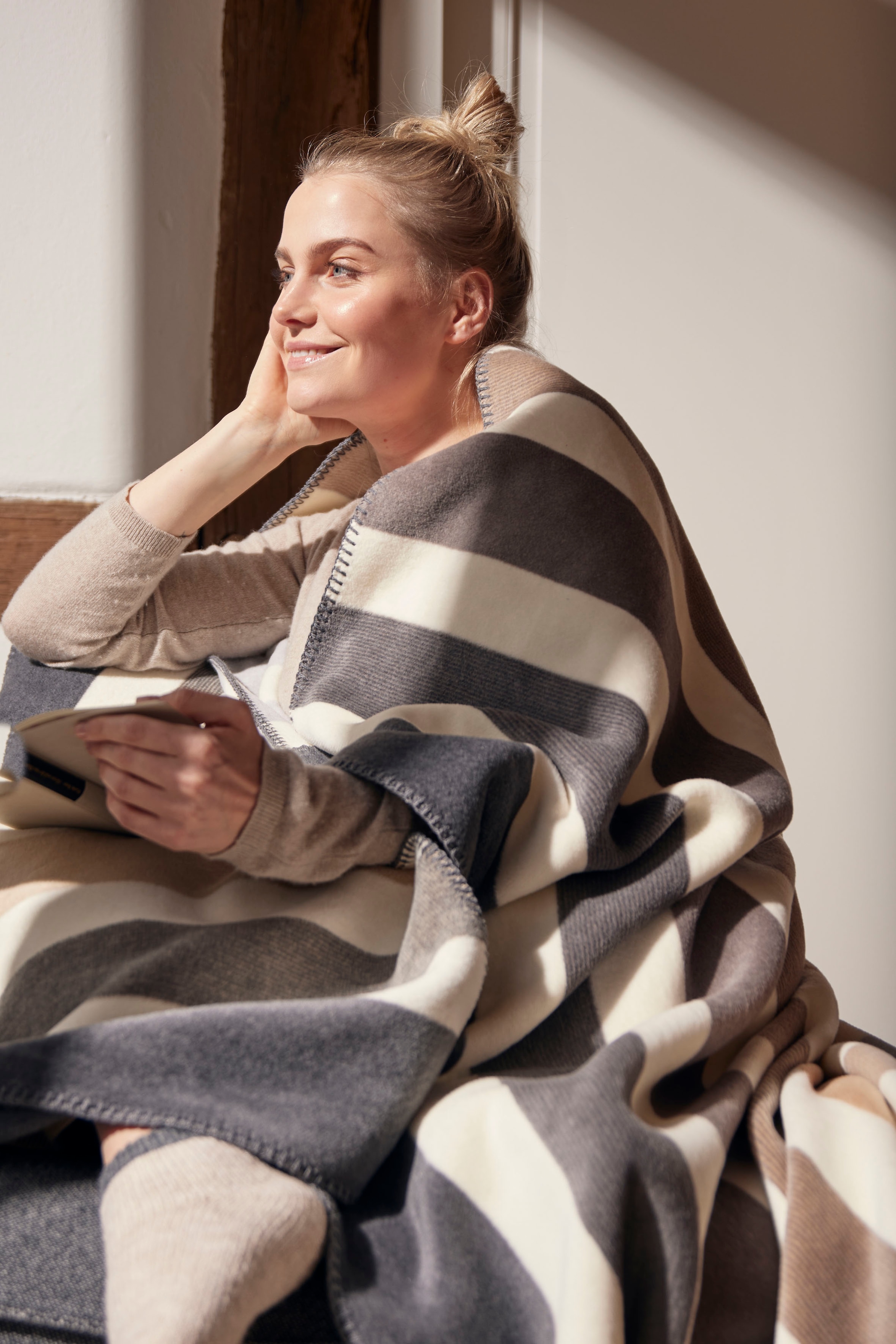 Biederlack Wohndecke »Horizon nature« modernes Streifendesign, mit Zierstich