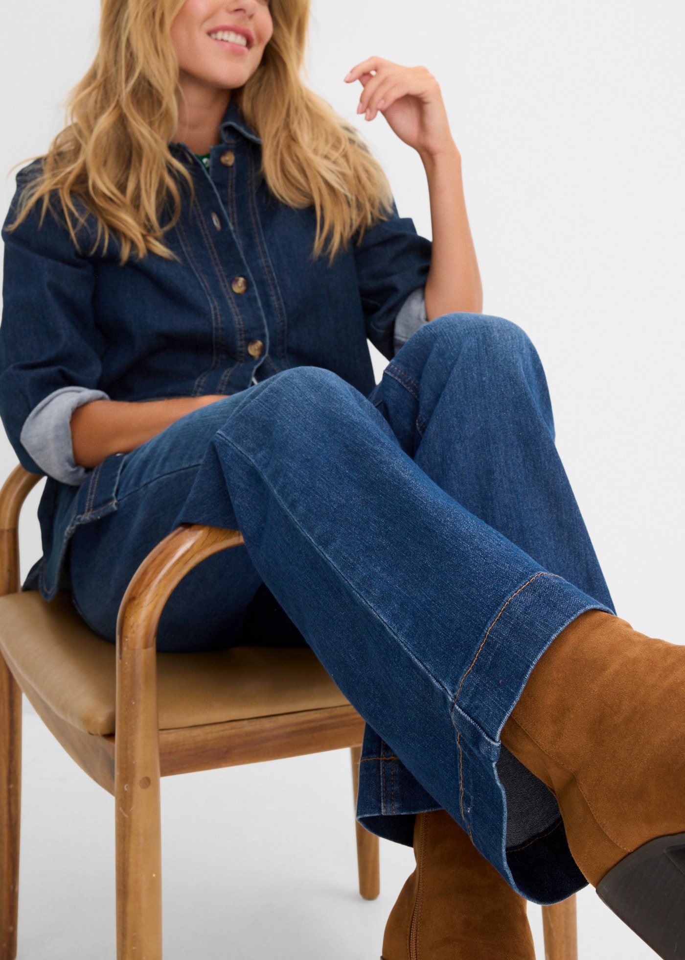 bonprix Jeans à pattes d'eph avec taille mi-haute, coupe régulière, forme évasée, aspect usé