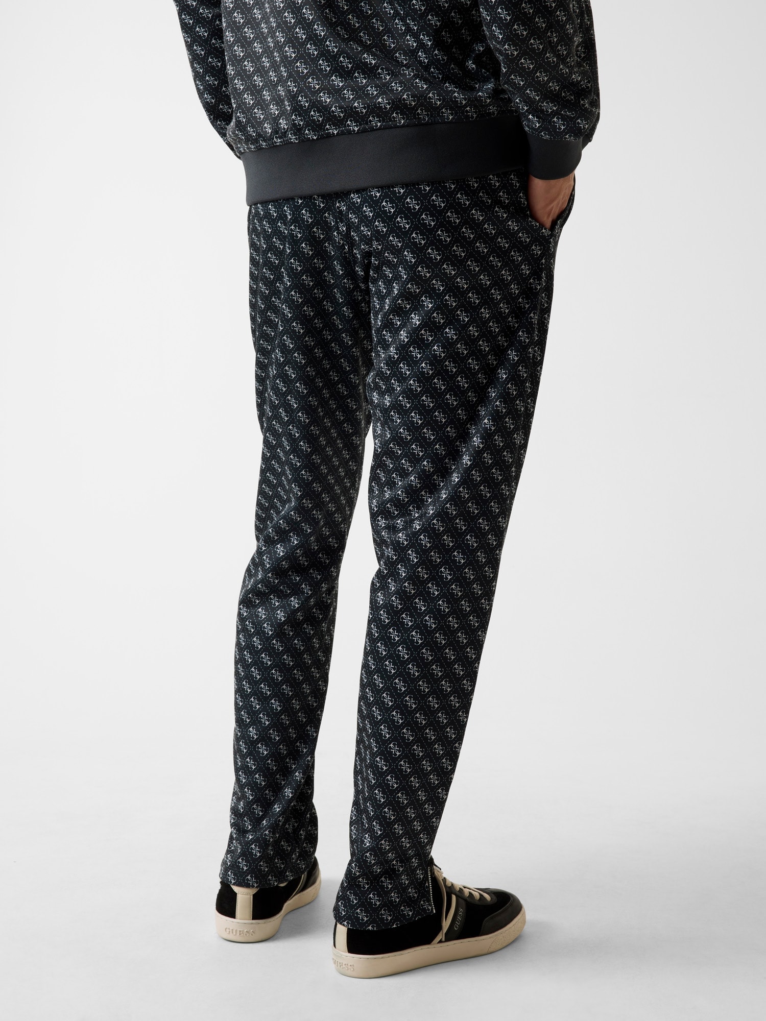 Guess Jogger Pants »KORBIN«  Slim Fit, elastischer Bund mit Kordelzug