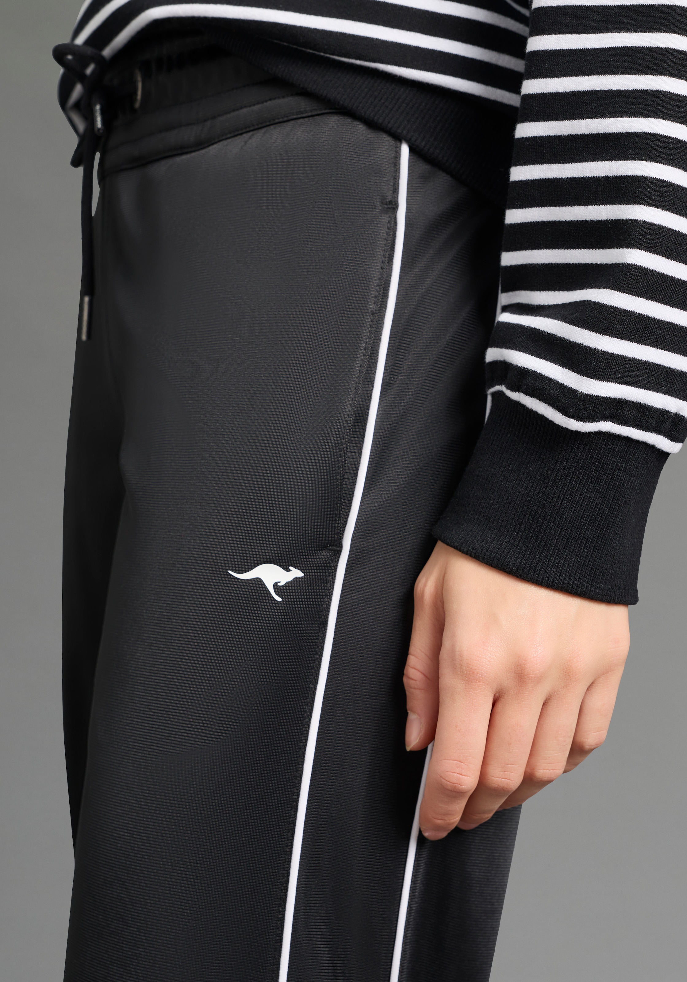 KangaROOS Pantalon de sport  pantalon de sport décontracté, coupe confortable, avec cordon de serrage à la taille