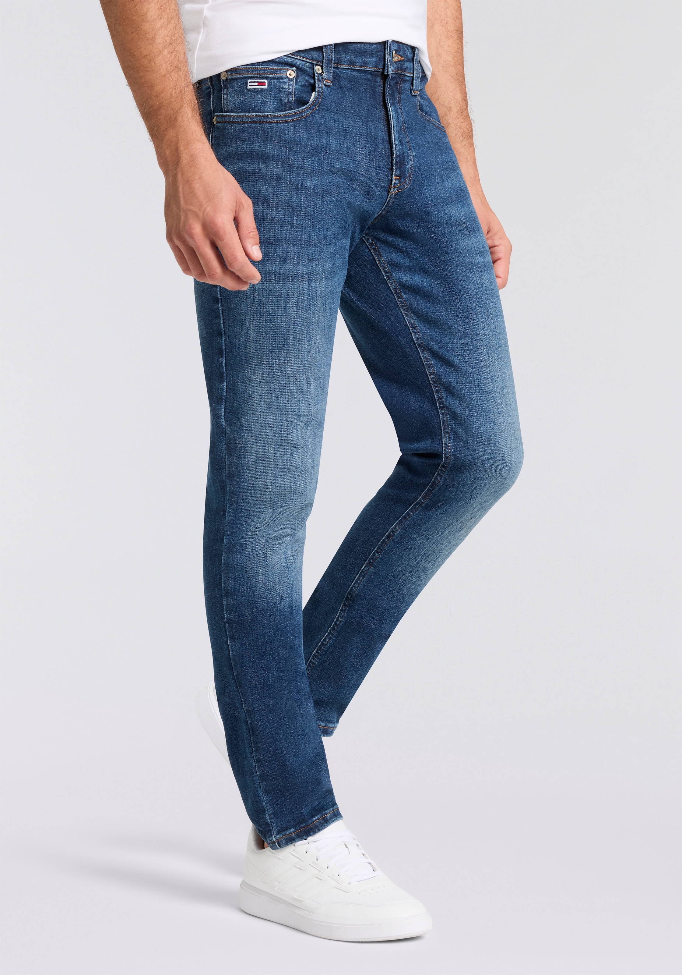 Tommy Jeans Jeans slim »Scanton Slim« Slim‑Fit‑Jeans mit mittlerer Leibhöhe, 5‑Pocket‑Design