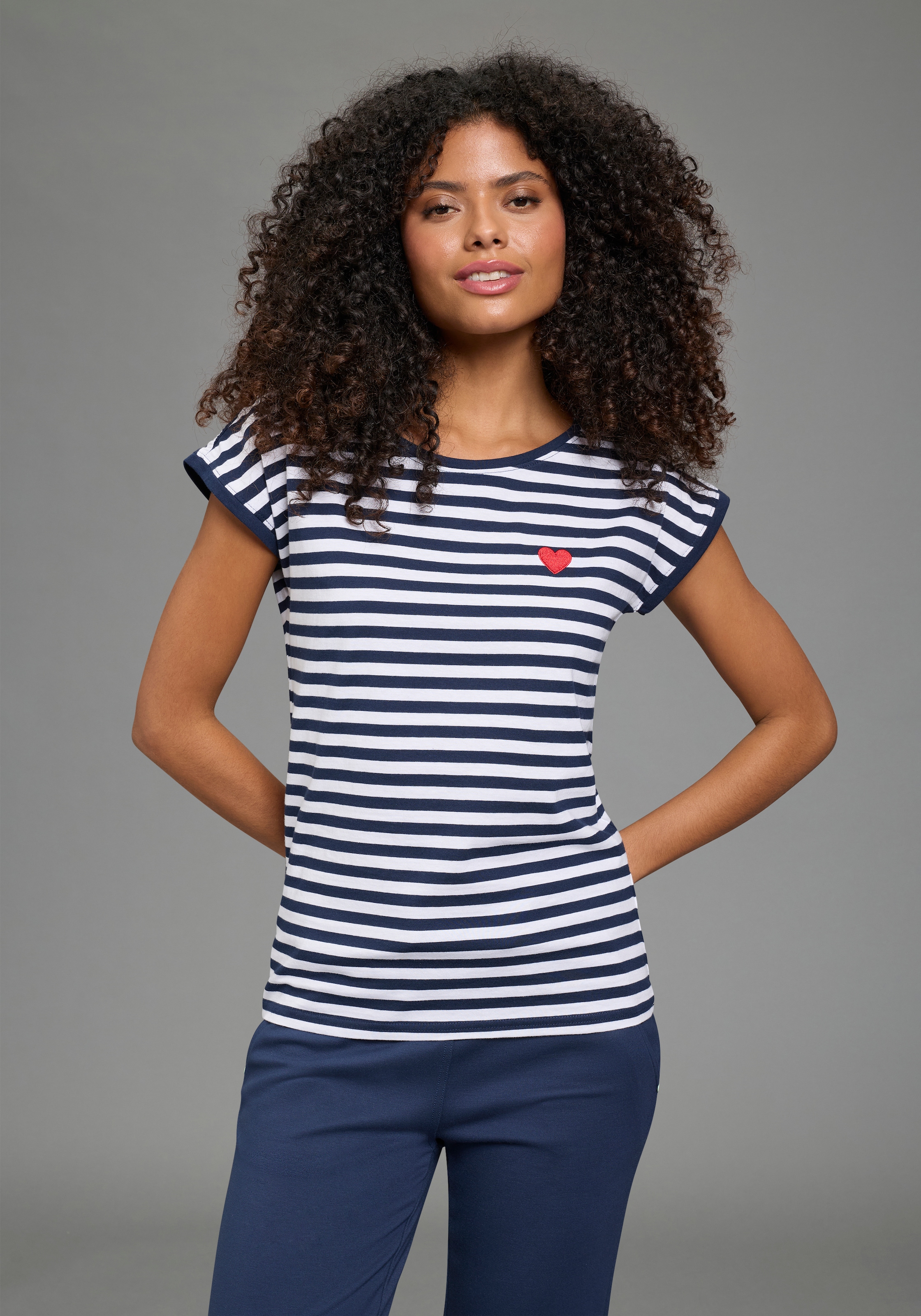 AJC Shirt à col rond figurumspielende Passform, Rundhalsausschnitt mit Blende