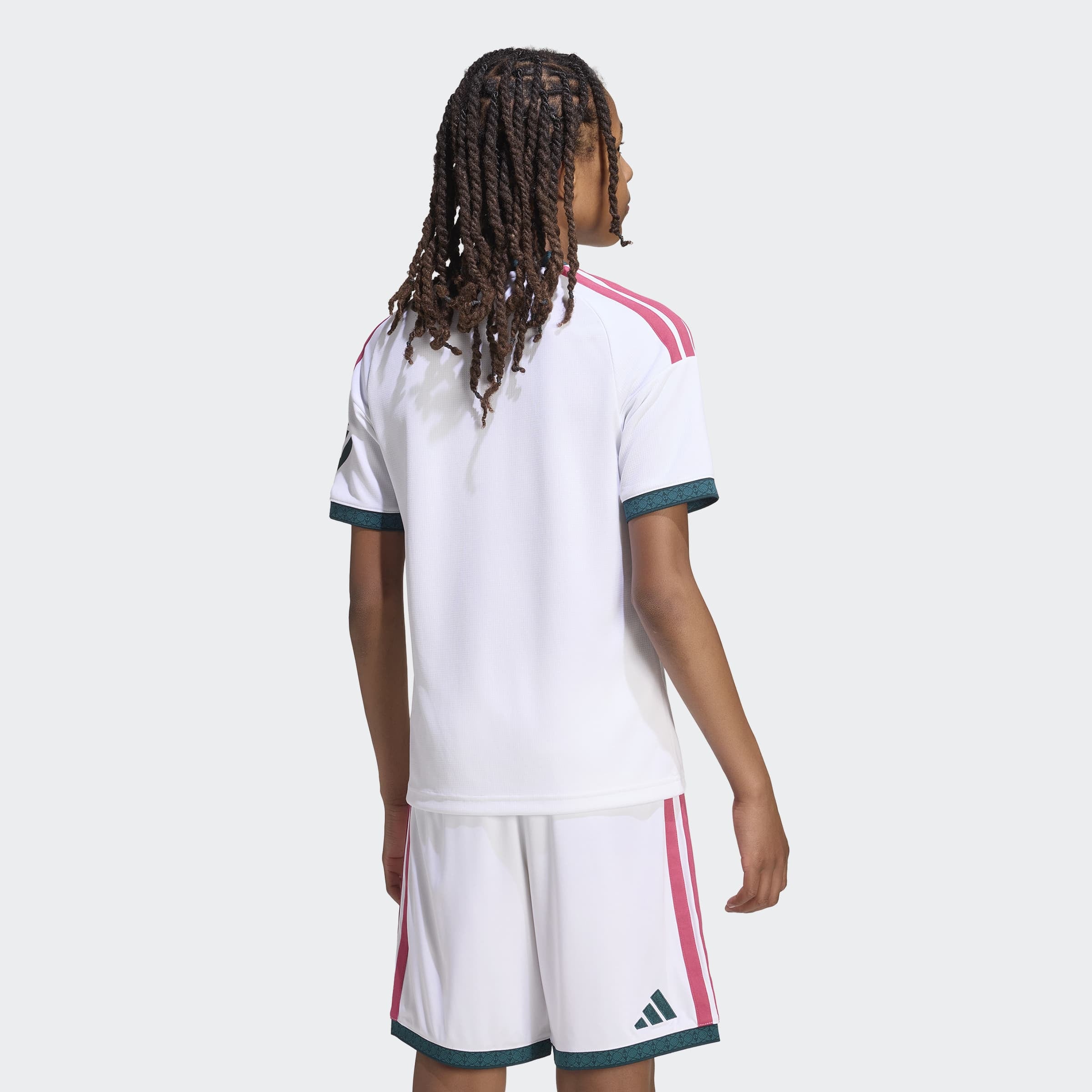 adidas Performance Maillot de foot »REAL MADRID 26/27 KIDS HEIMTRIKOT« avec col rond, technologie Climacool