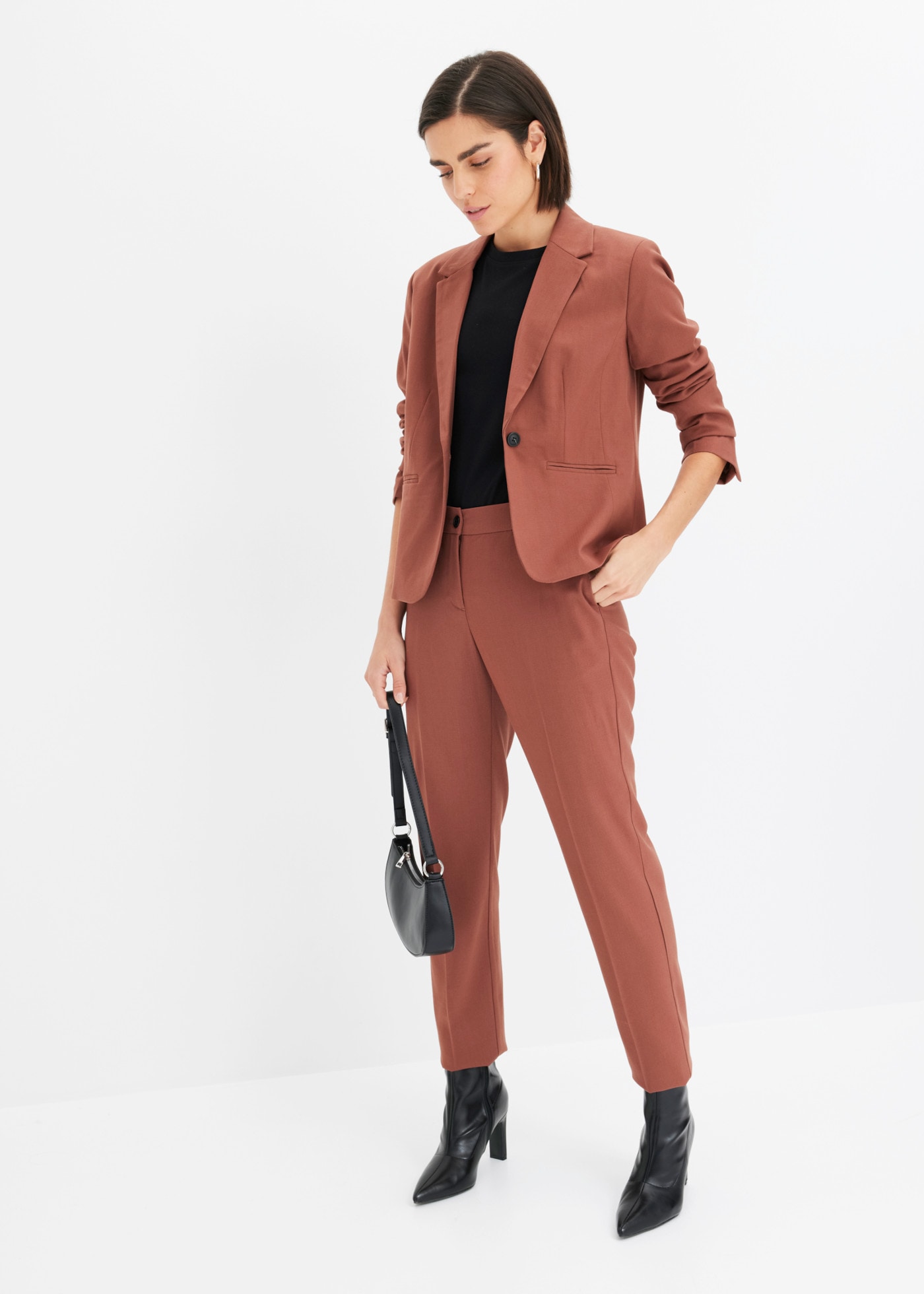 bonprix Veste blazer »Blazer« Style festif, coupe étroite, avec poches passepoilées