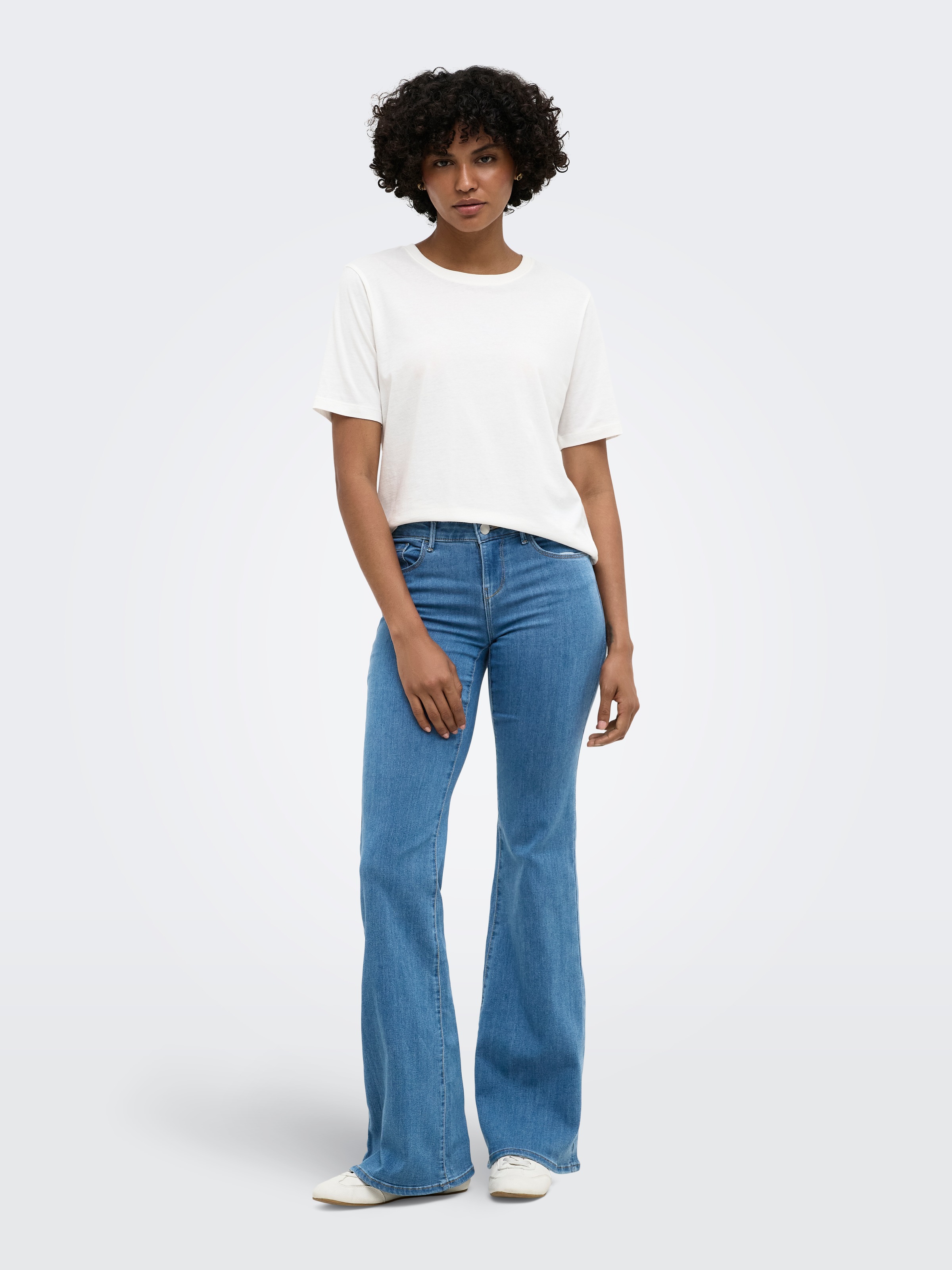 ONLY Jeans bootcut »ONLHELLA LOW RETRO FLARED DNM« Mélange viscose, coupe bootcut,