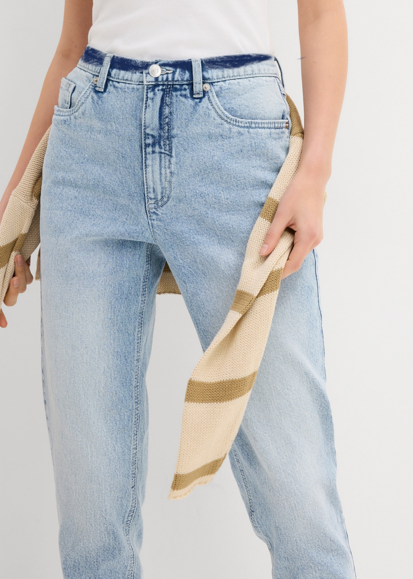 bonprix Jeans mom coupe loose fit, avec stretch, design 5 poches
