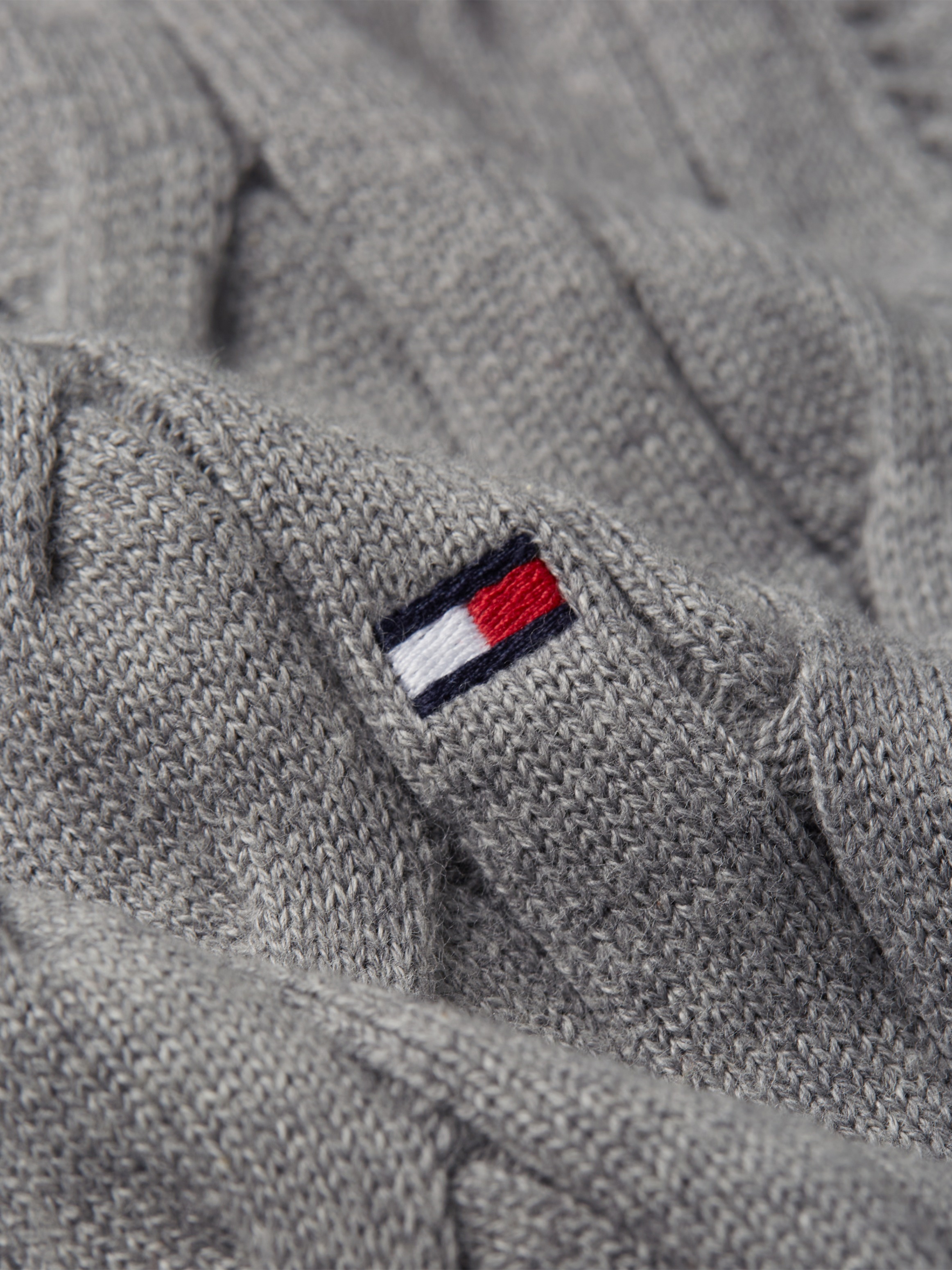Tommy Hilfiger Pull en tricot »CLASSIC CABLE CREW NECK mit Strukturstrick und Flaglabel« unifarben, casual, regular fit, Baumwolle, Rundhals