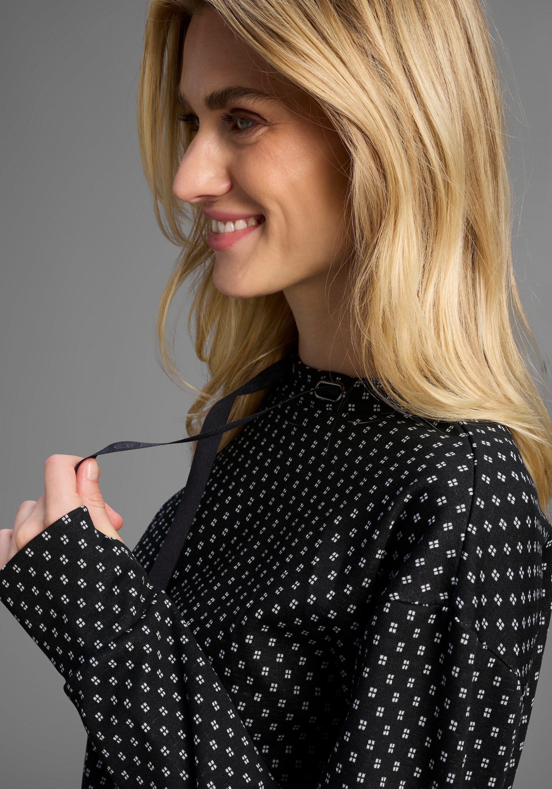 KangaROOS Sweatshirt in strukturiertem Material mit Turtleneck