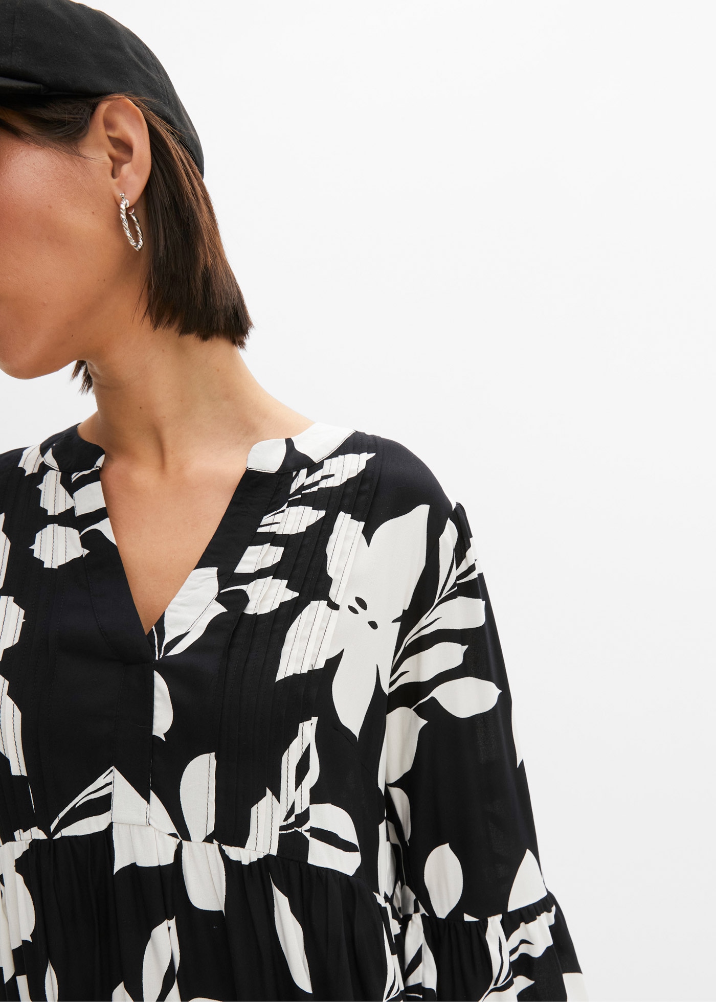 bonprix Maxikleid »Maxikleid aus fliessender Viskose« für modischen Auftritt, aus Viskose, A-Linie, 3/4-Ärmel