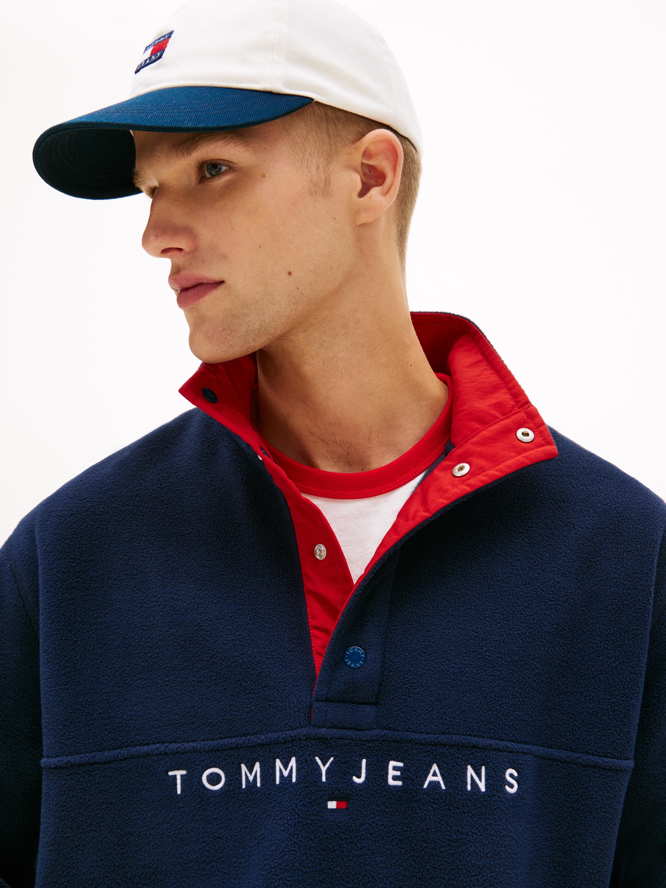 Tommy Jeans Fleecepullover »RRELAXED POP LINEAR MOCK POLAR FLEECE«, Relaxed fit mit Stehkragen
