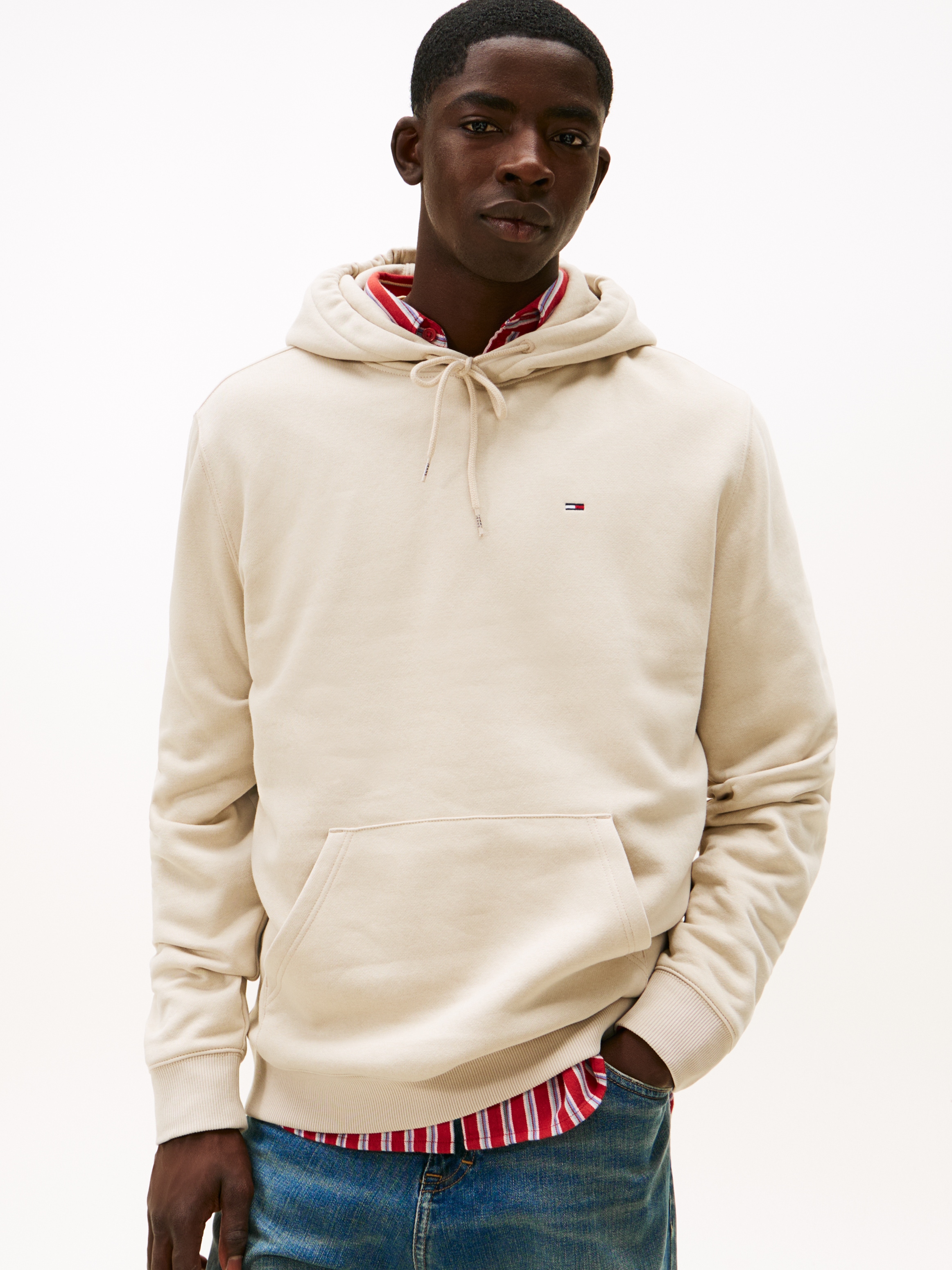 Tommy Jeans Hoodie »TJM REGULAR FLAG«, mit bestickten Markenlogo auf Brusthöhe
