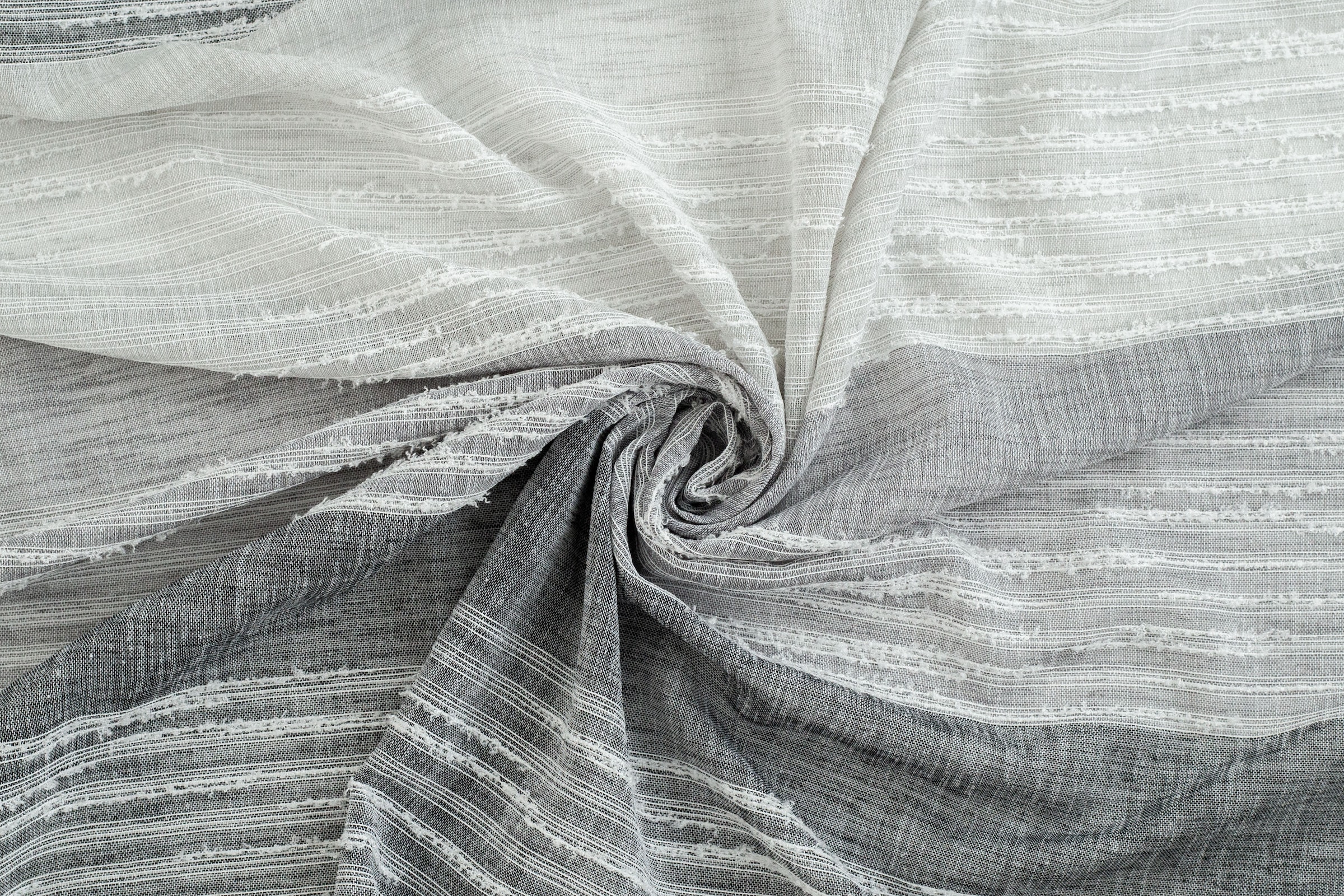 HOMING Gardine »Lennik« verdeckte Schlaufen 1 Stk. tlg. Streifen, modern, Farbverlauf, Wohnzimmer, Schlafzimmer