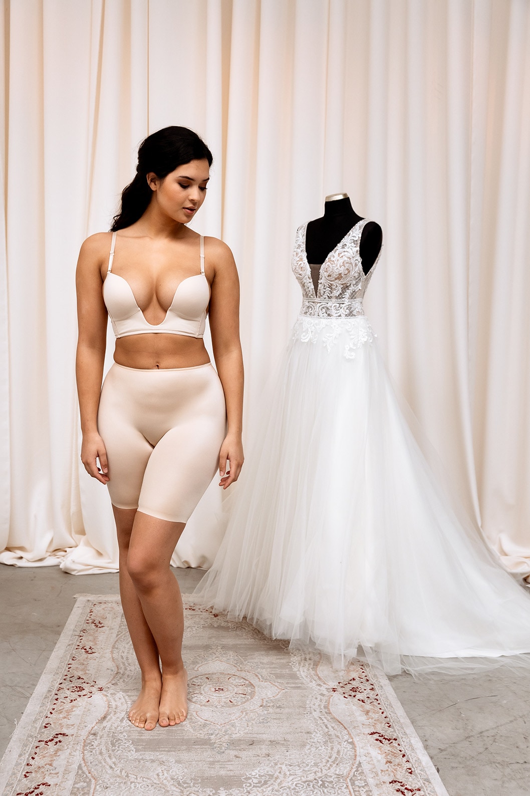 MAGIC Bodyfashion Bügelloser BH »V-Bra« extrem tief fallender Ausschnitt und extra tiefer Rücken