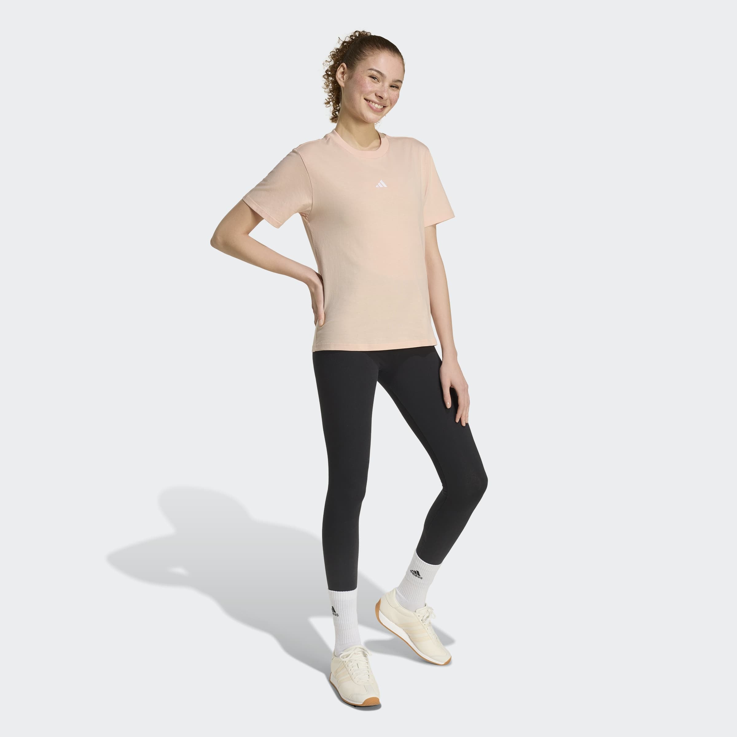 adidas Sportswear T-shirt »ESSENTIALS BAUMWOLL-, KLEINES LOGO« Basic Design, Rundhalsausschnitt, mit kleinem 3-Streifen Logo