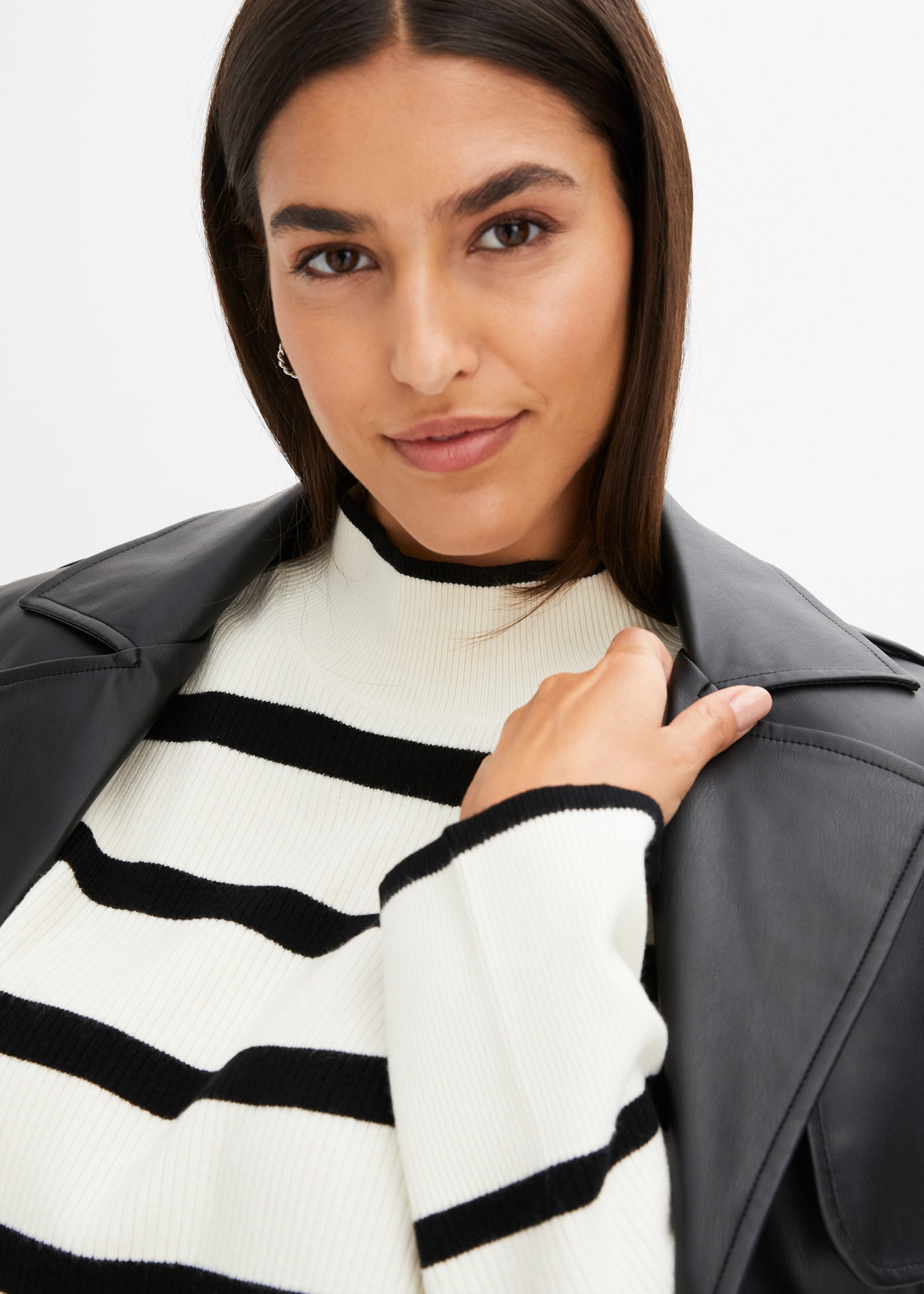 bonprix Strickpullover aus Viskose, Polyamid und Polyester, mit Stehkragen