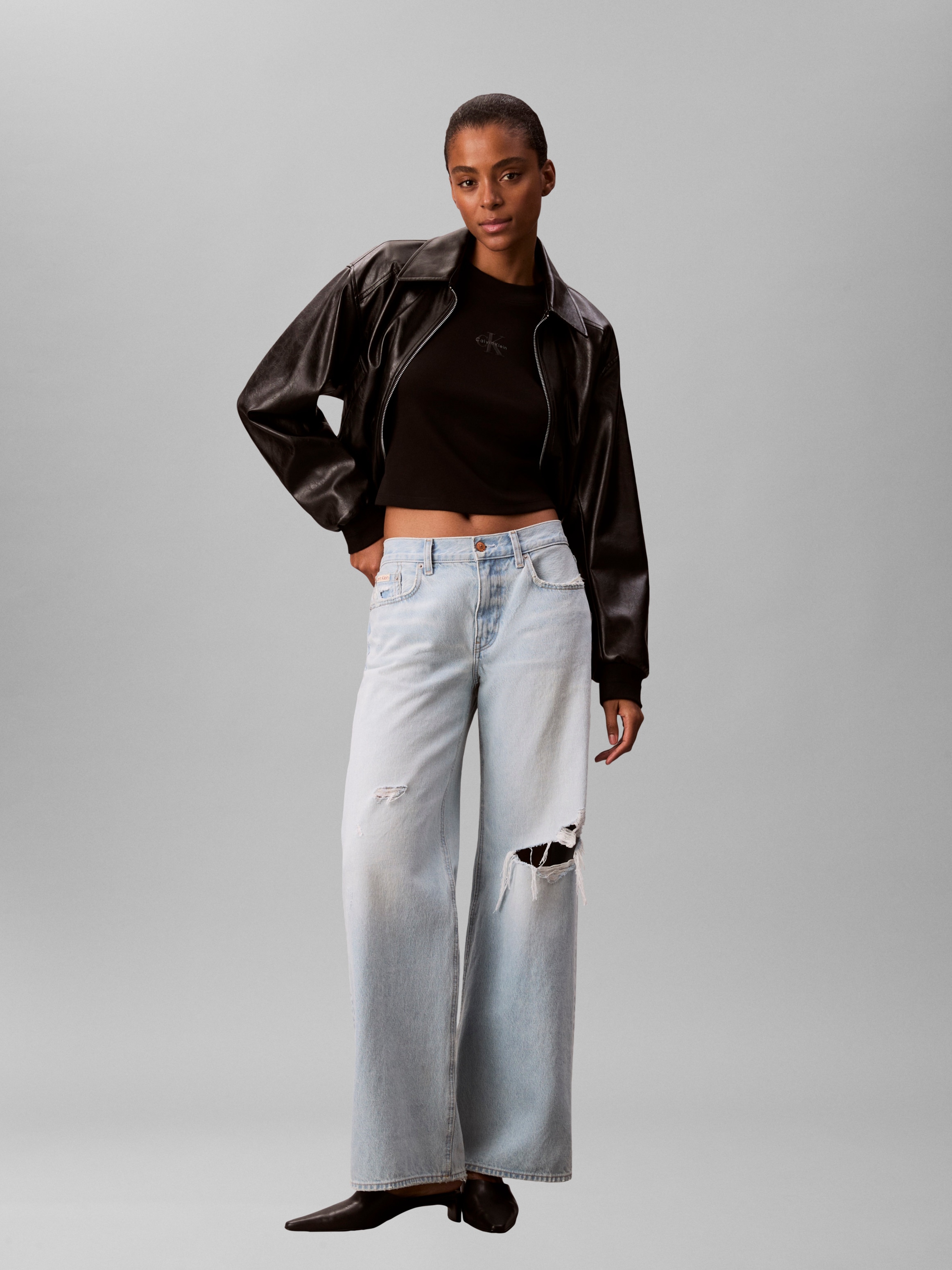 Calvin Klein Jeans T-shirt à manches longues Rundhalsausschnitt, figurbetonte Passform, Logodruck