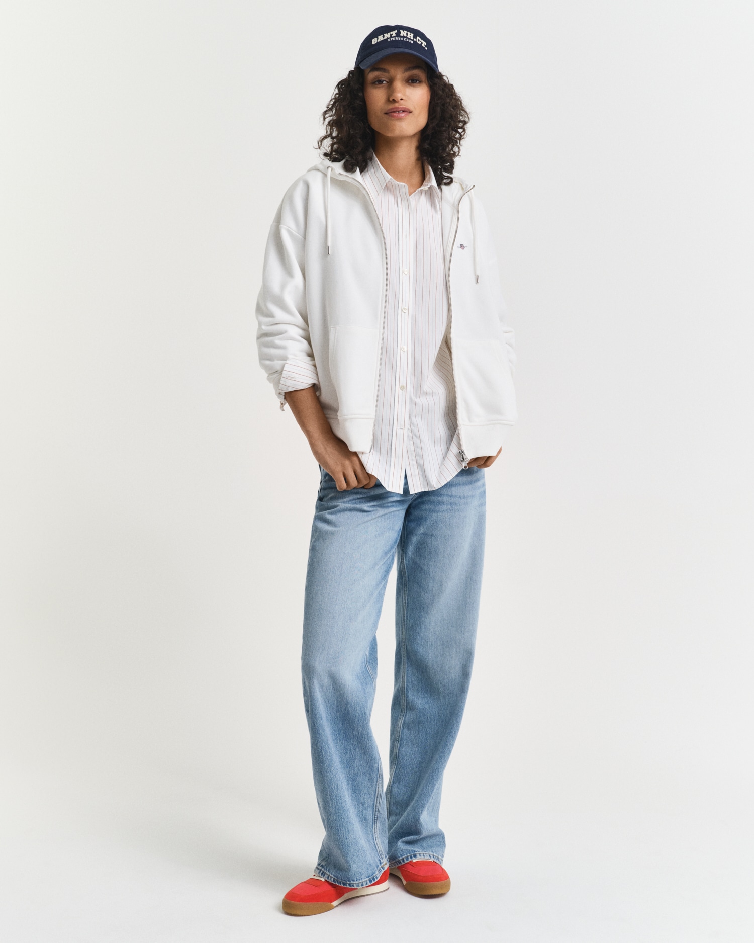 Gant Kapuzensweatjacke »SHIELD ZIP HOODIE« Grafische GANT-Stickerei auf der Brust