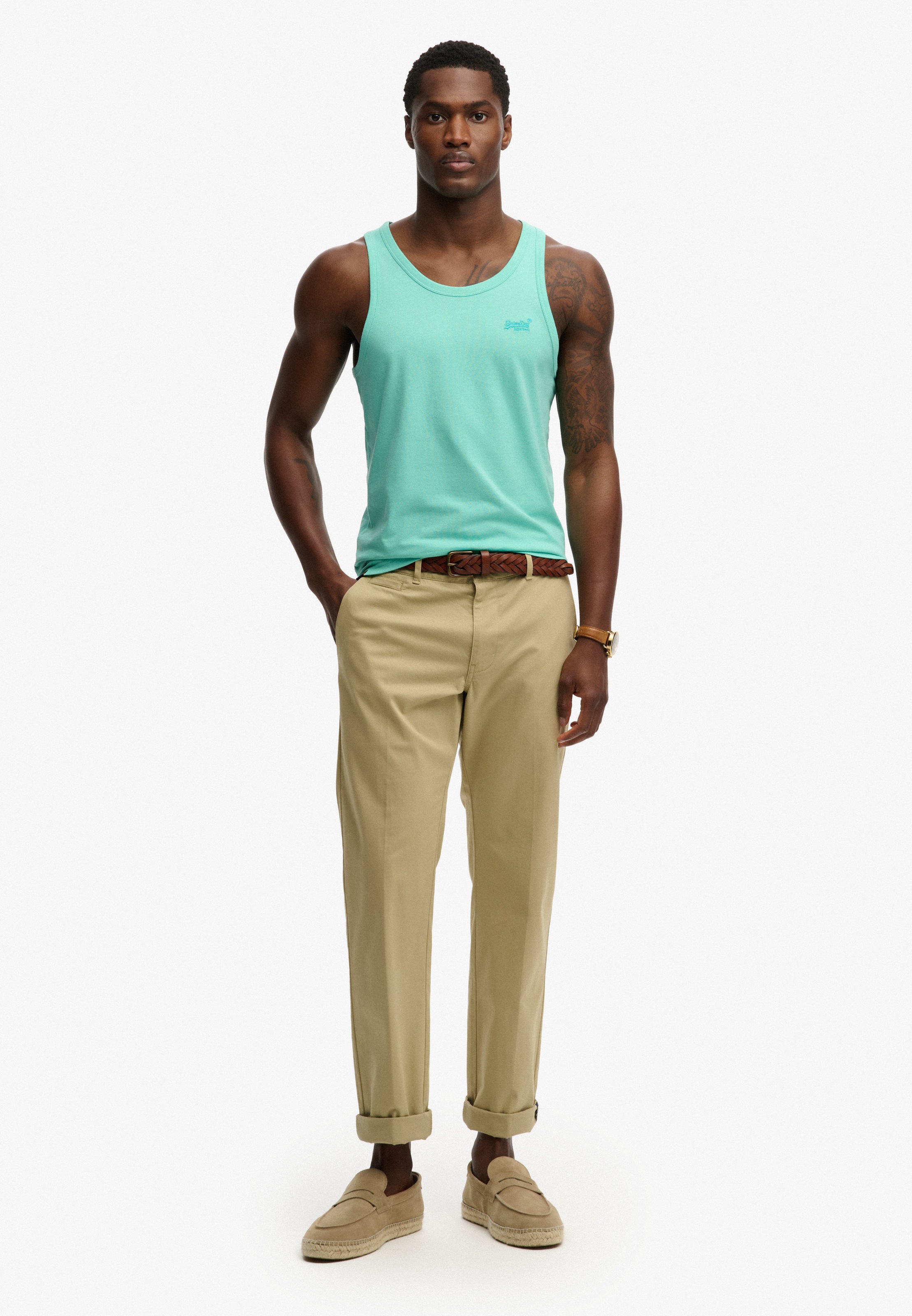 Superdry Débardeur »ESSENTIAL LOGO VEST UB« avec étiquette de marque, en coton et jersey simple, coupe slim, sans manches