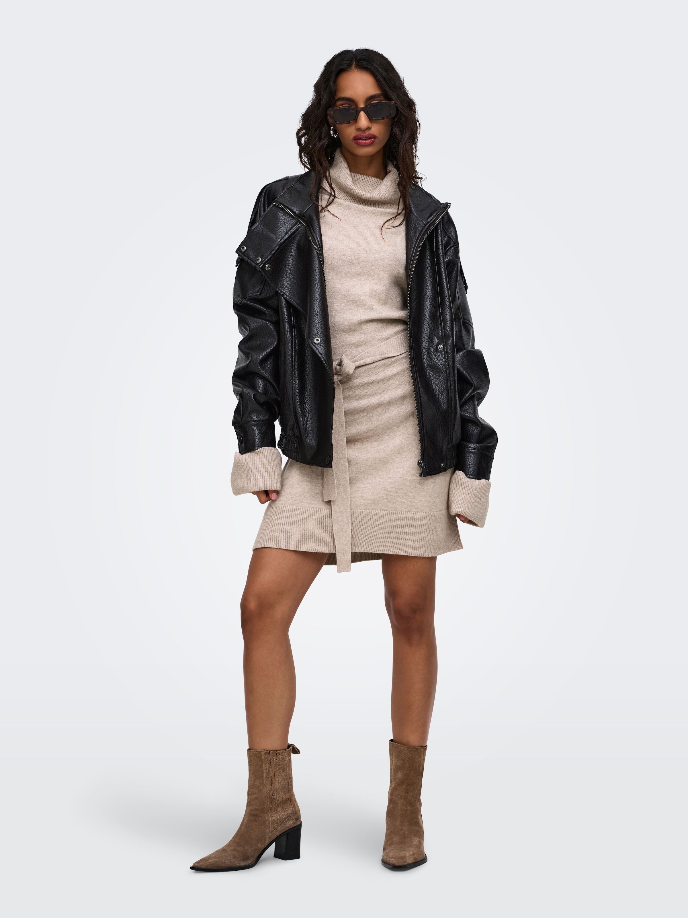 ONLY Robe en tricot »ONLPRINCESS LS ROLL-NECK DRESS KNT NOOS« Viskosemischung, regular fit