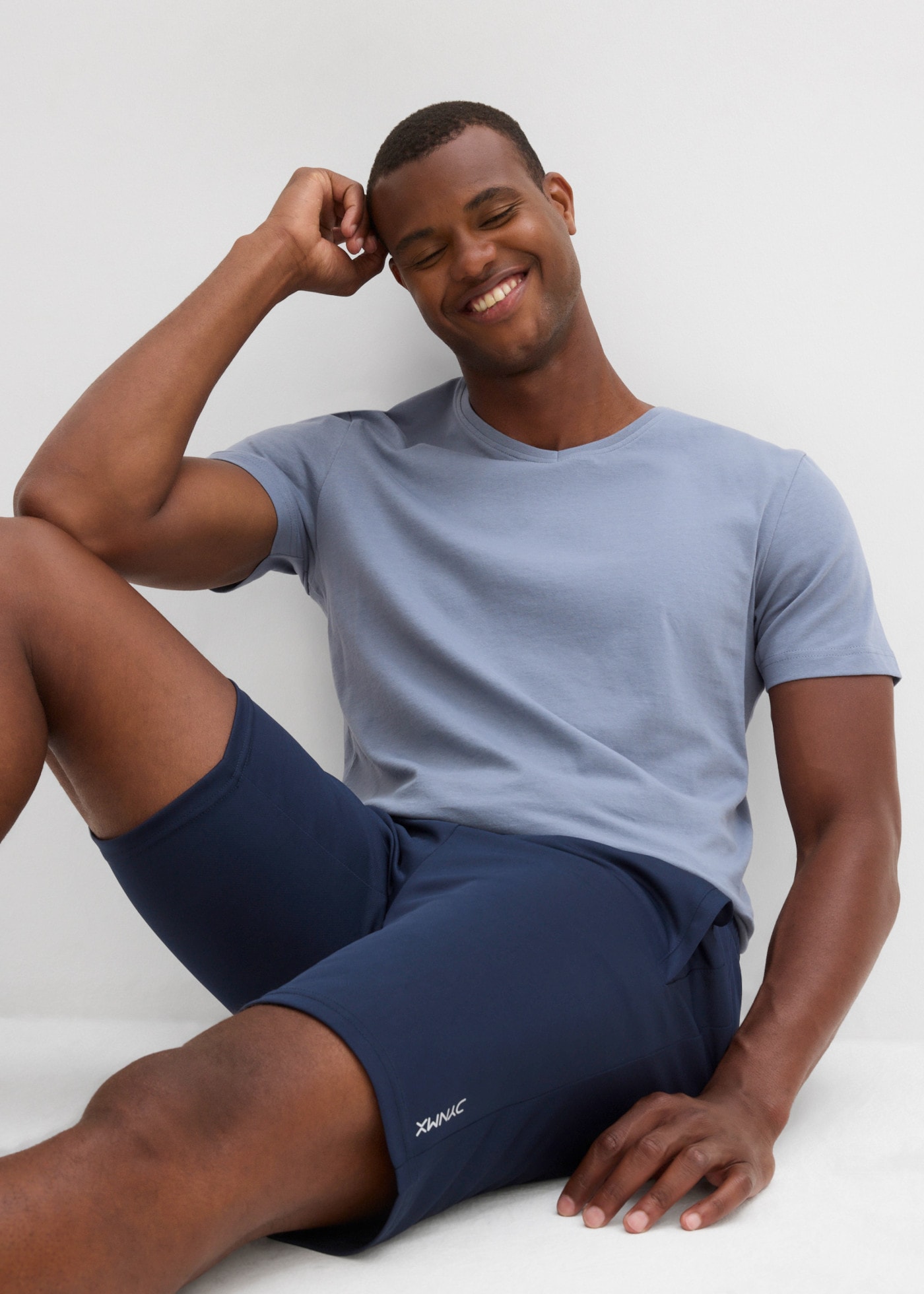 bonprix Short  en polyester, séchage rapide, coupe régulière